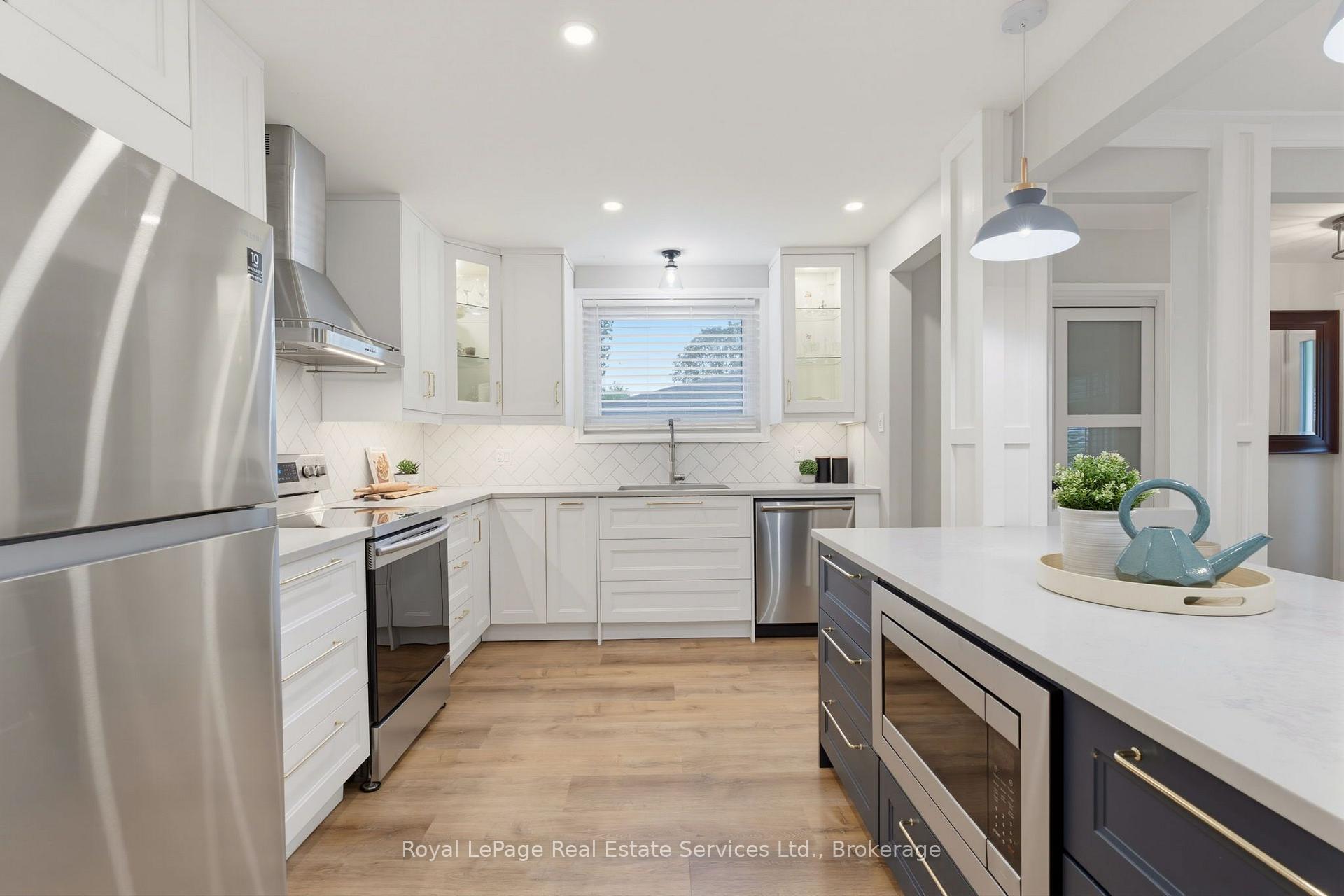 Photo 10 of 539 Galway Drive, Burlington, Shoreacres — HOMEH