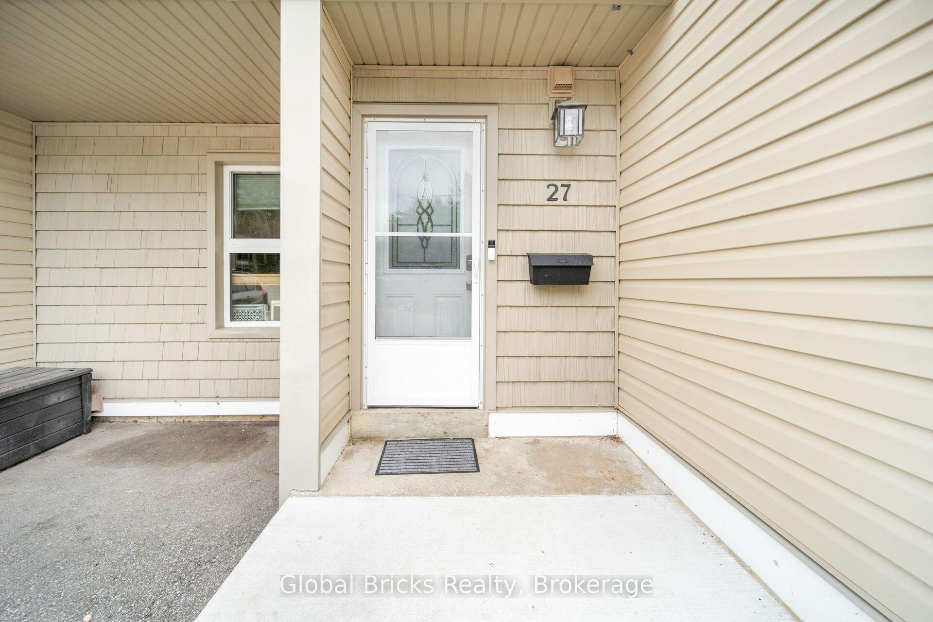 Photo 2 of Unit 27, 15 Green Valley Drive, Kitchener, Pioneer Park — HOMEH