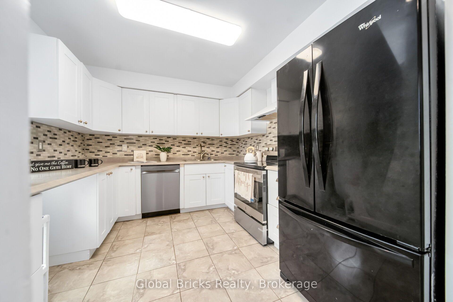 Photo 8 of Unit 27, 15 Green Valley Drive, Kitchener, Pioneer Park — HOMEH