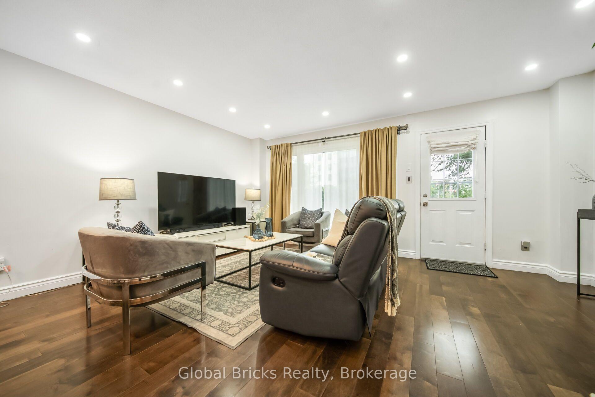 Photo 17 of Unit 27, 15 Green Valley Drive, Kitchener, Pioneer Park — HOMEH