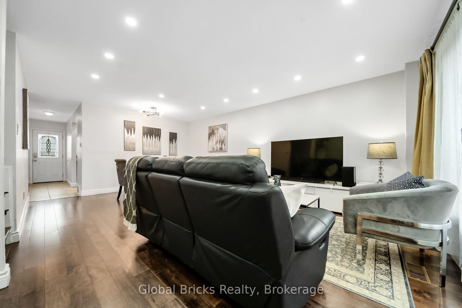 Photo 19 of Unit 27, 15 Green Valley Drive, Kitchener, Pioneer Park — HOMEH