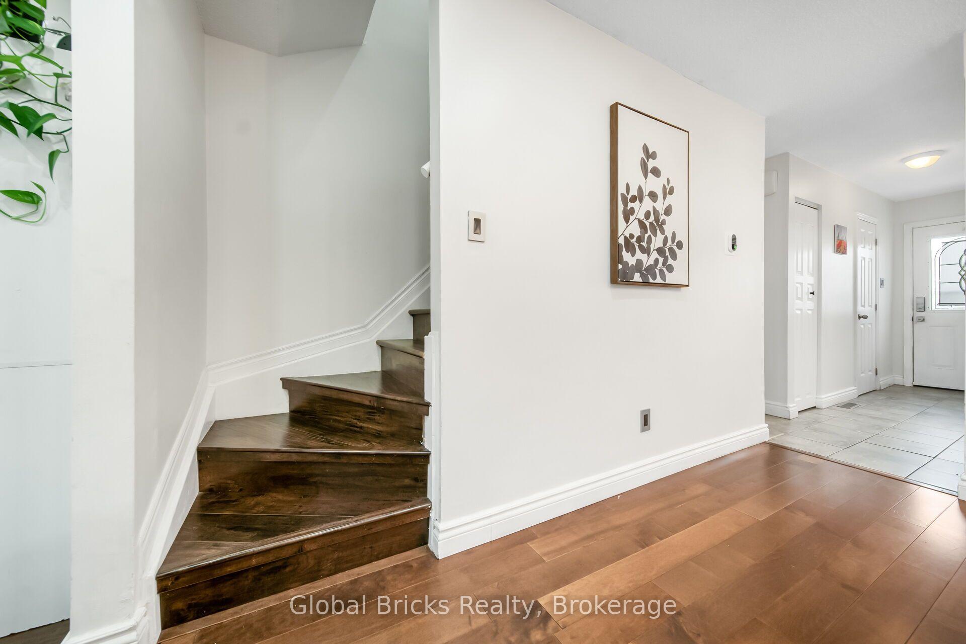 Photo 23 of Unit 27, 15 Green Valley Drive, Kitchener, Pioneer Park — HOMEH