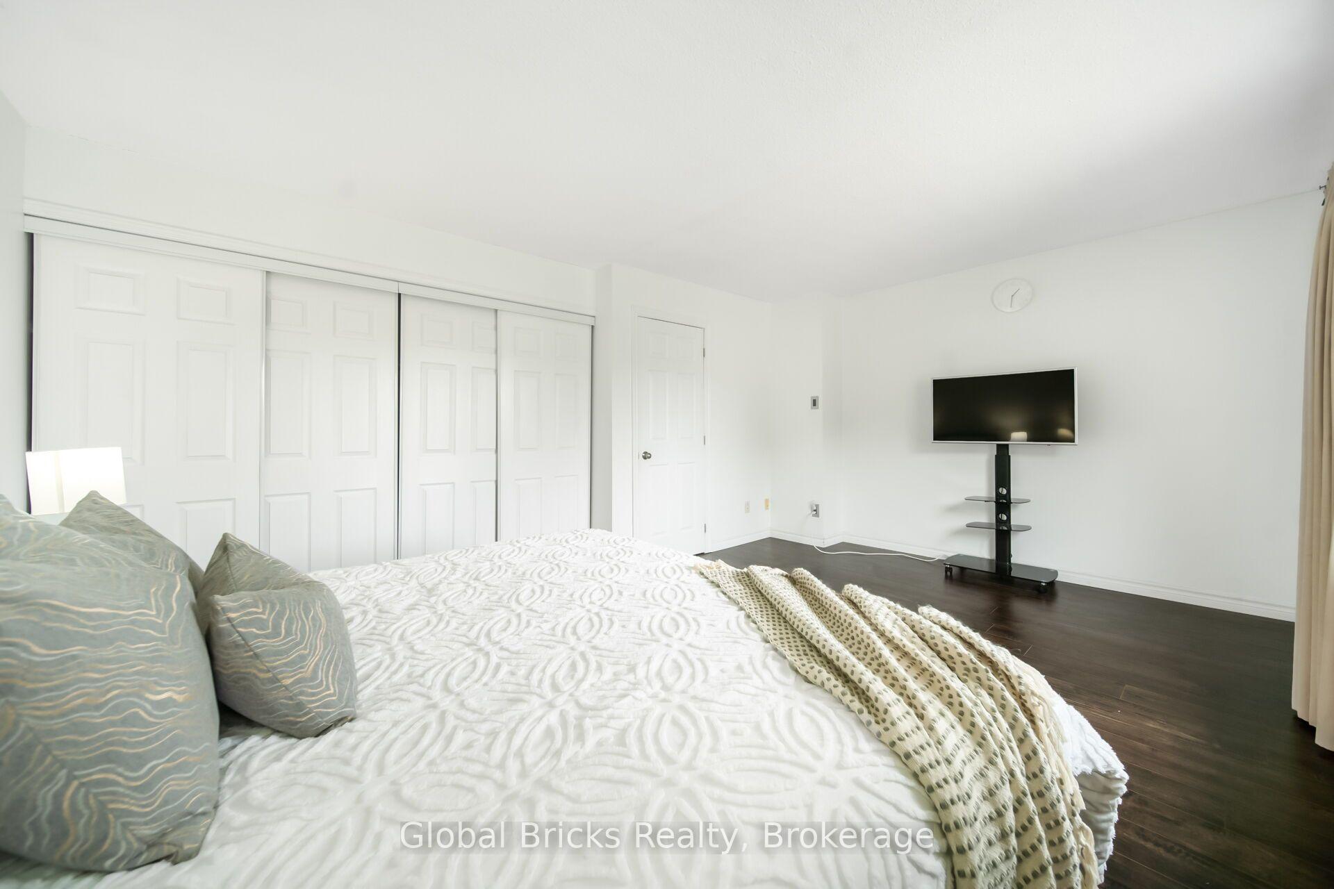 Photo 27 of Unit 27, 15 Green Valley Drive, Kitchener, Pioneer Park — HOMEH