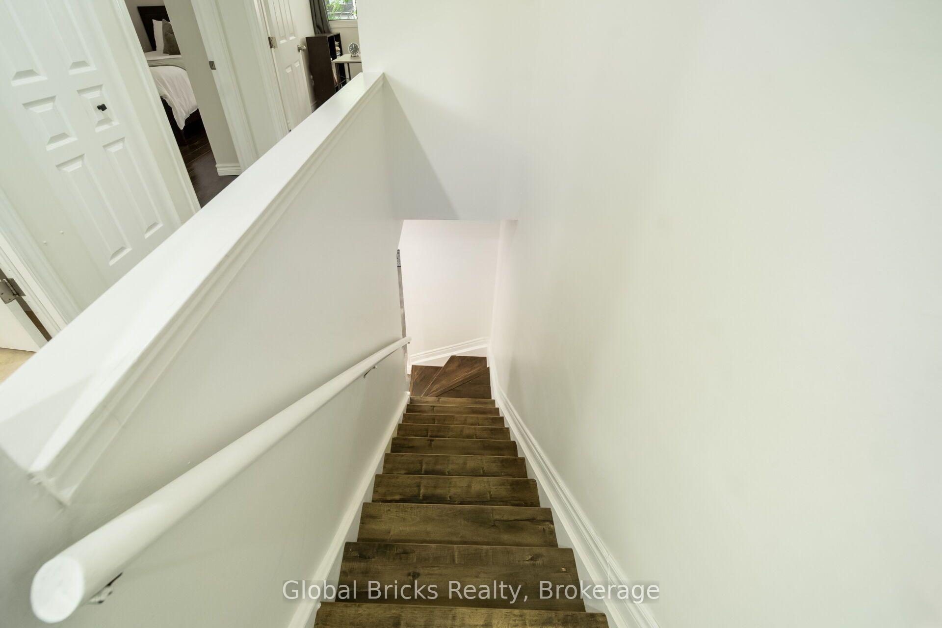 Photo 35 of Unit 27, 15 Green Valley Drive, Kitchener, Pioneer Park — HOMEH