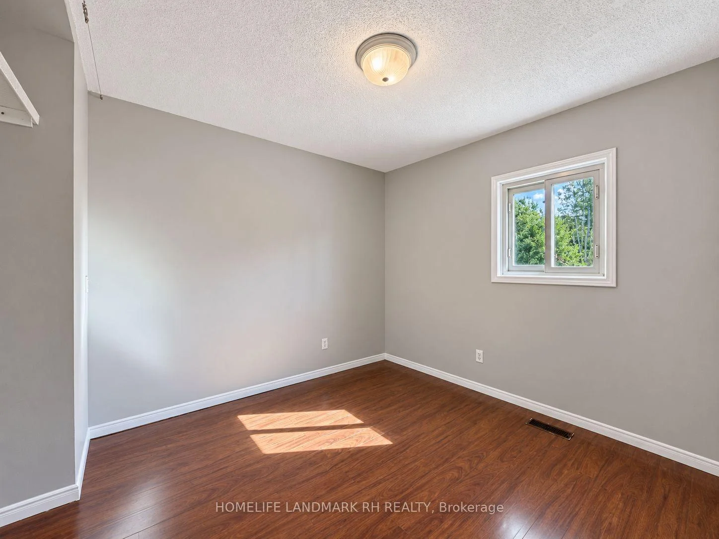 Photo 21 of 186 Spring Boulevard, Scugog, Rural Scugog — HOMEH