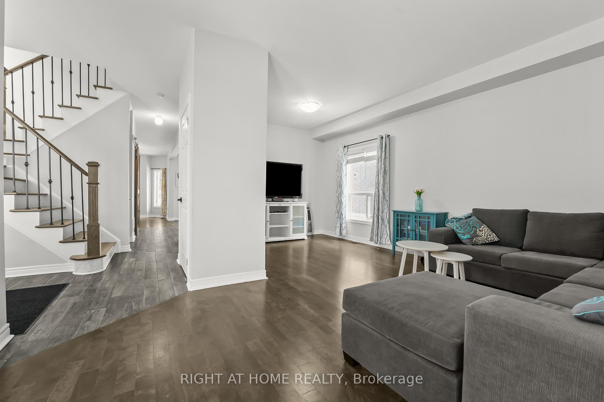 Photo 5 of 1216 Fox Hill Street, Innisfil, Alcona — HOMEH