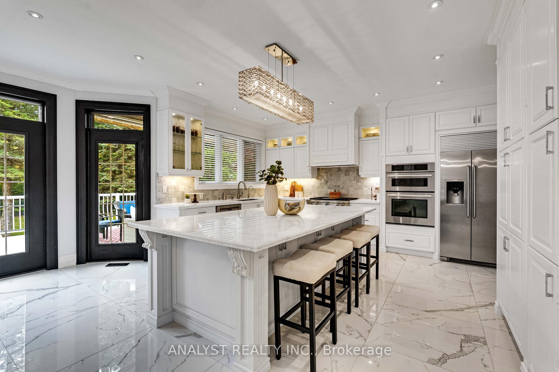 Photo 11 of 81 Orico Court, Vaughan, Kleinburg — HOMEH