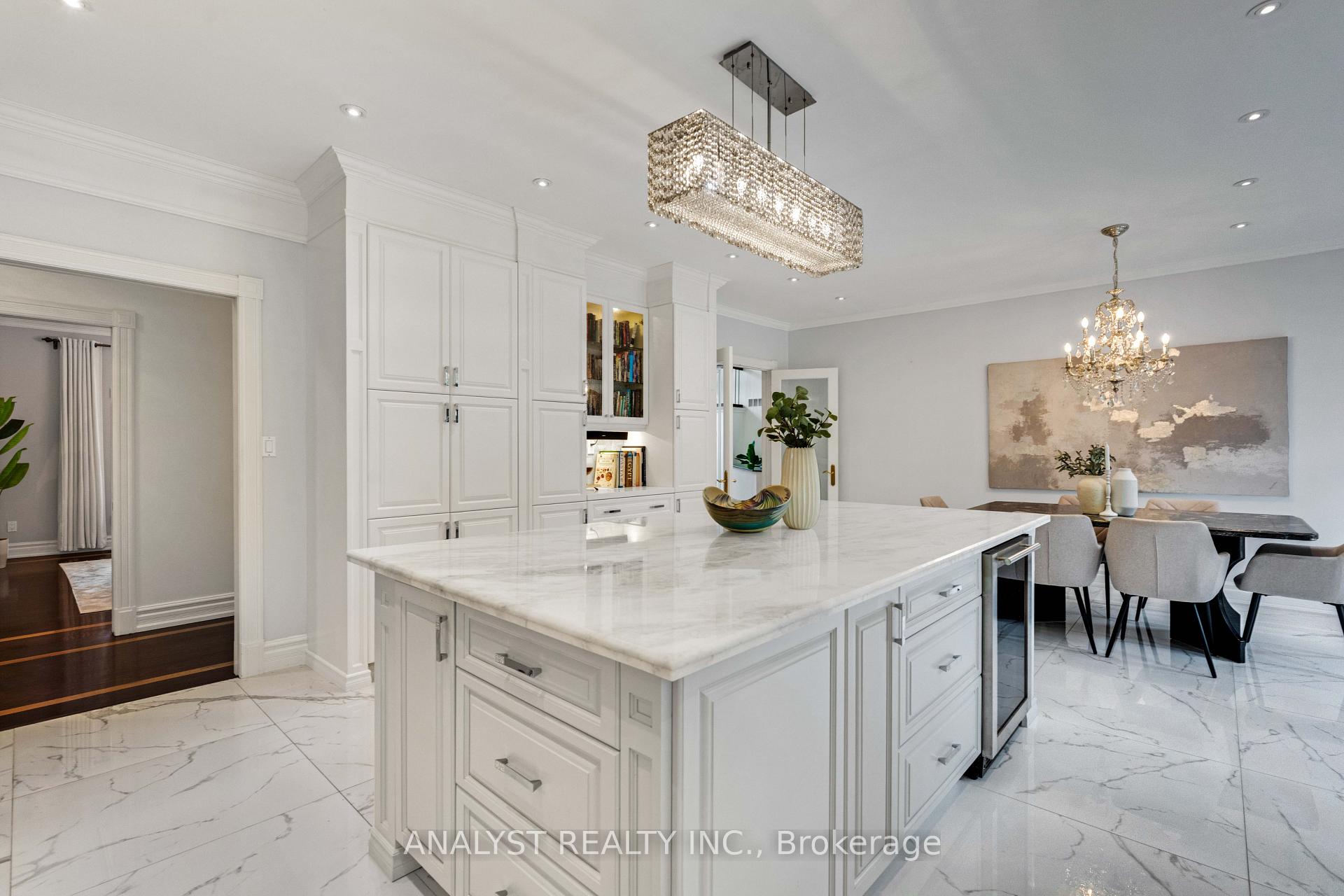 Photo 12 of 81 Orico Court, Vaughan, Kleinburg — HOMEH
