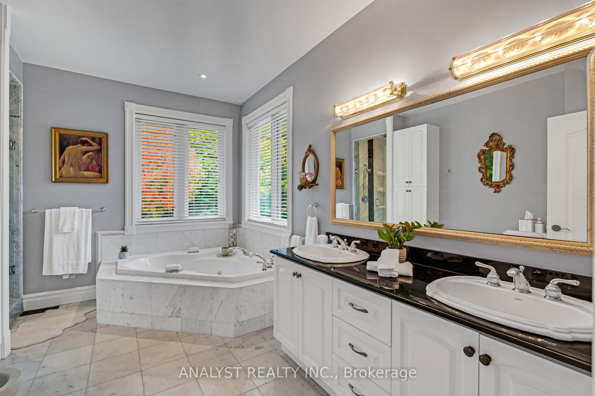 Photo 21 of 81 Orico Court, Vaughan, Kleinburg — HOMEH