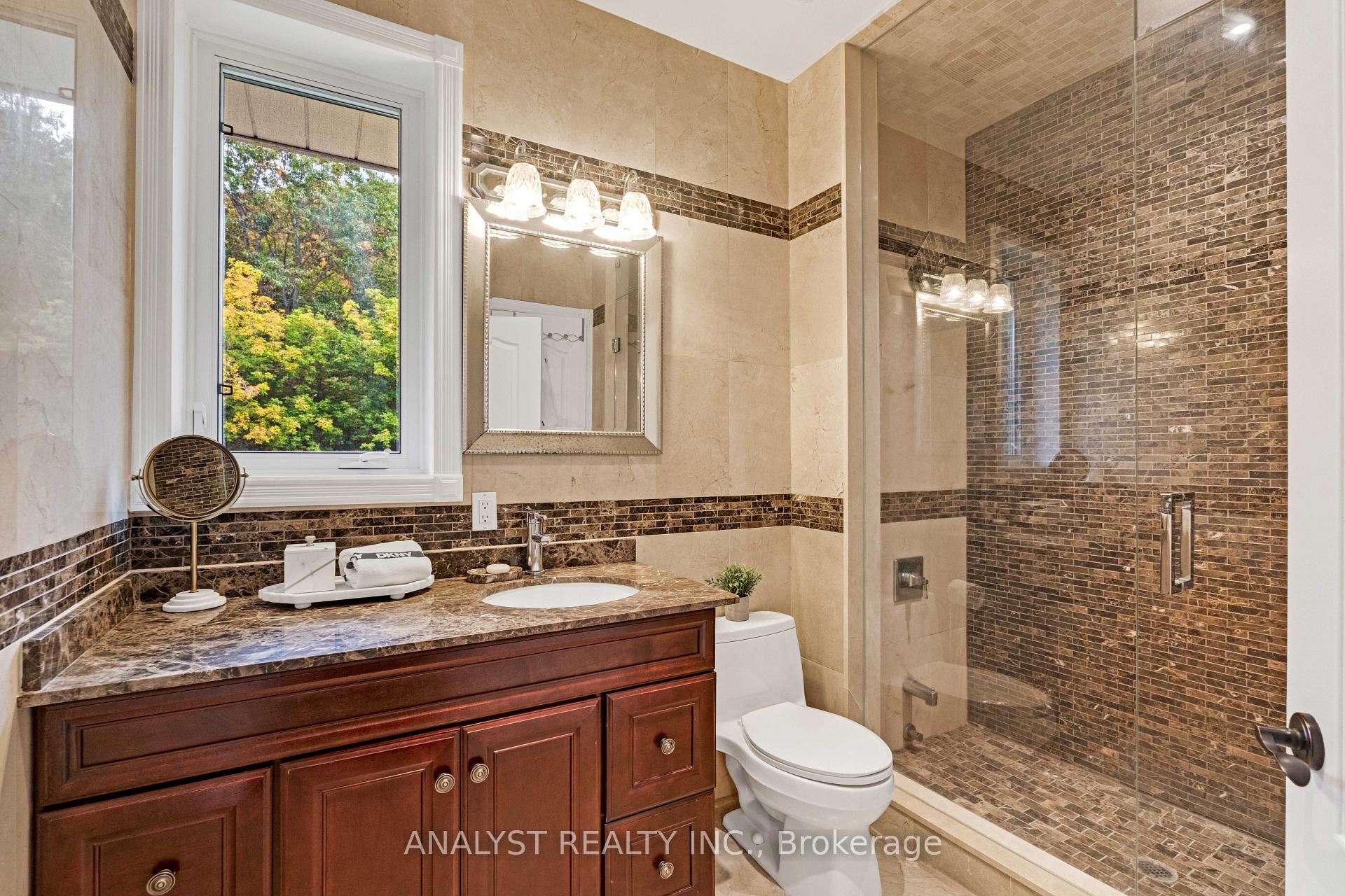 Photo 29 of 81 Orico Court, Vaughan, Kleinburg — HOMEH
