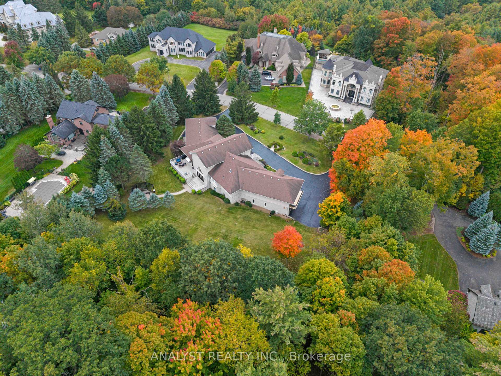 Photo 42 of 81 Orico Court, Vaughan, Kleinburg — HOMEH
