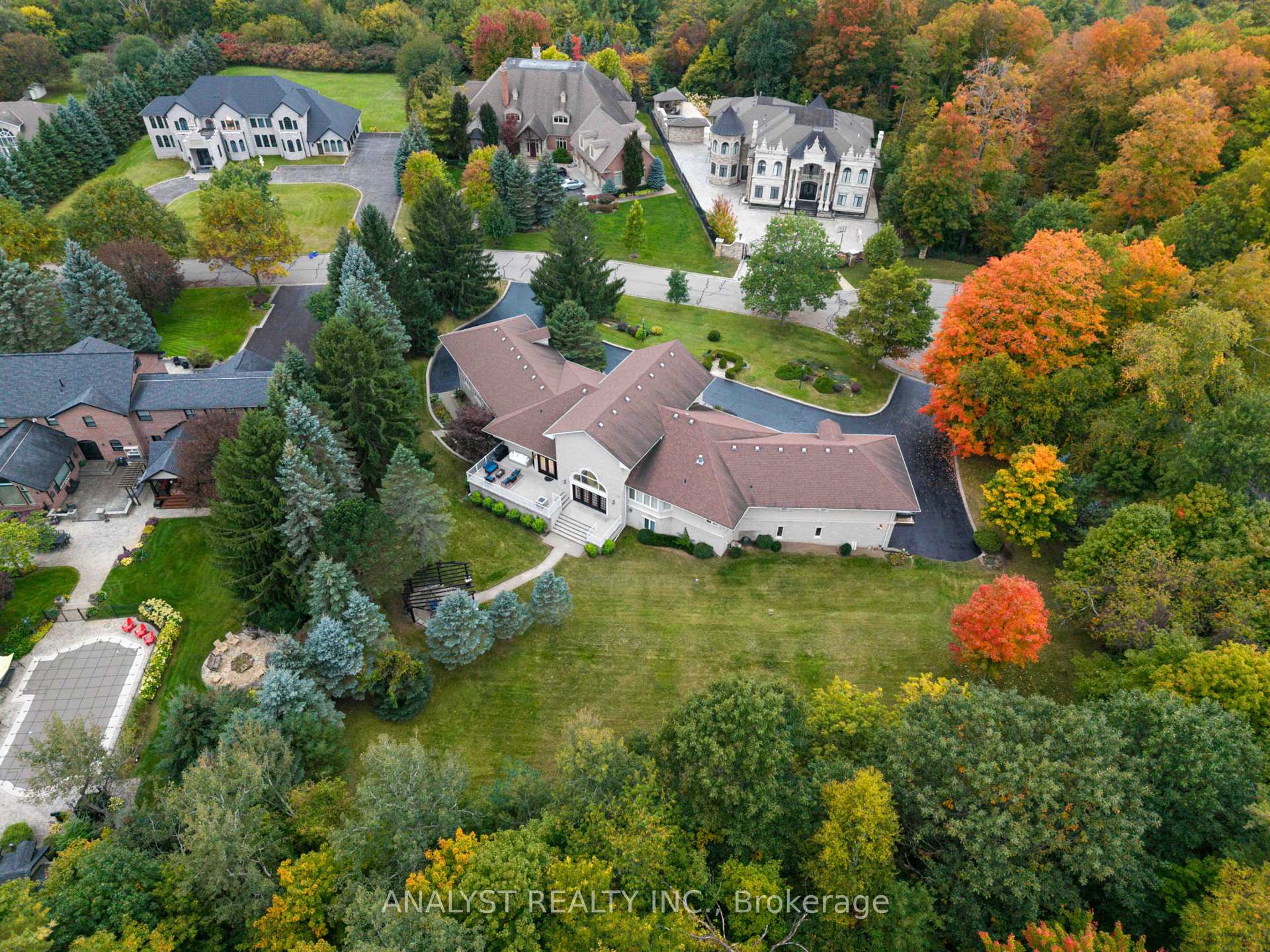 Photo 43 of 81 Orico Court, Vaughan, Kleinburg — HOMEH