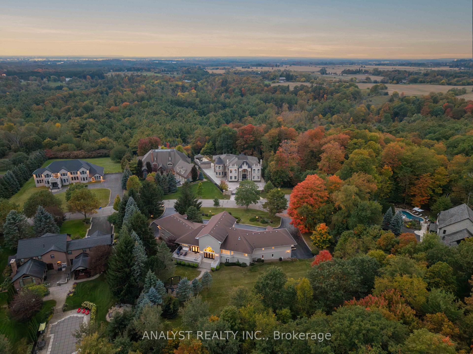Photo 47 of 81 Orico Court, Vaughan, Kleinburg — HOMEH