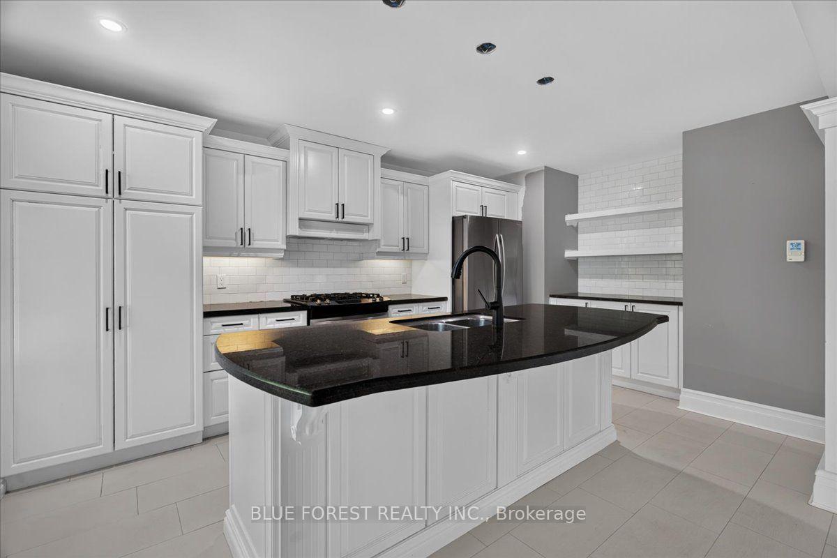 Photo 16 of 97 Timber Drive, London, South B — HOMEH
