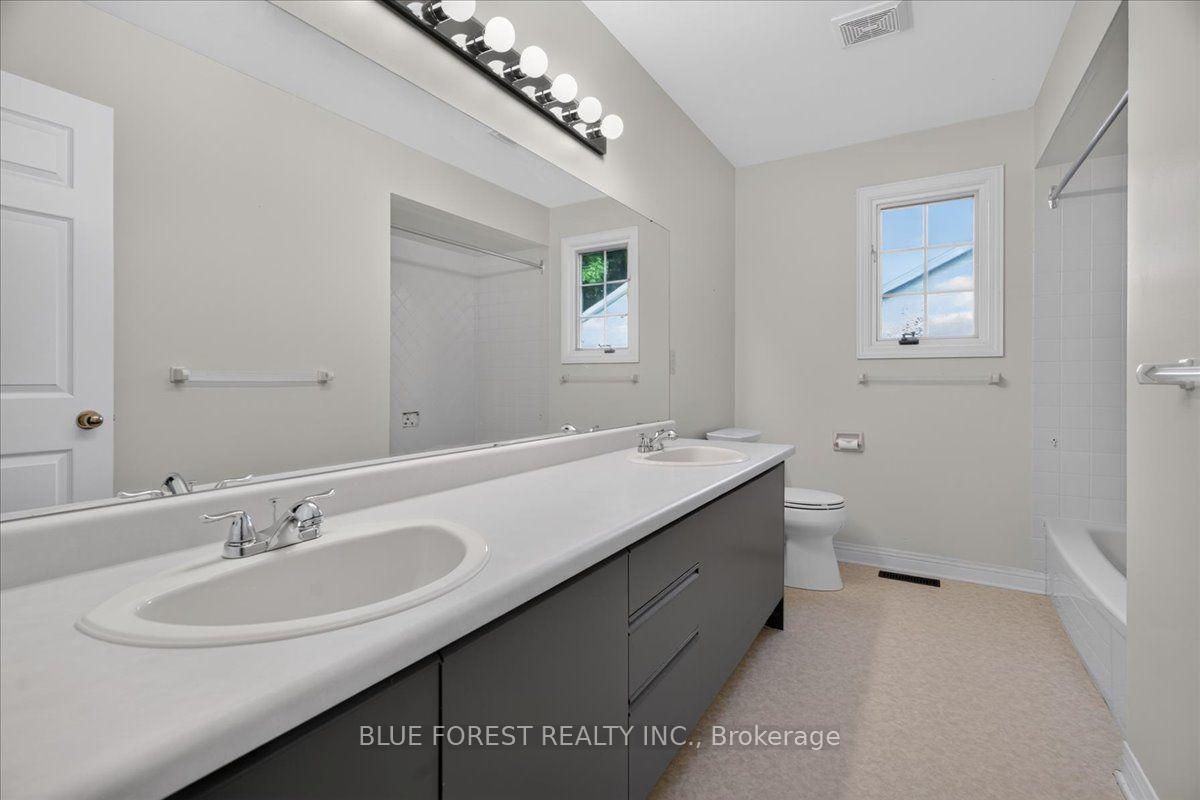 Photo 28 of 97 Timber Drive, London, South B — HOMEH