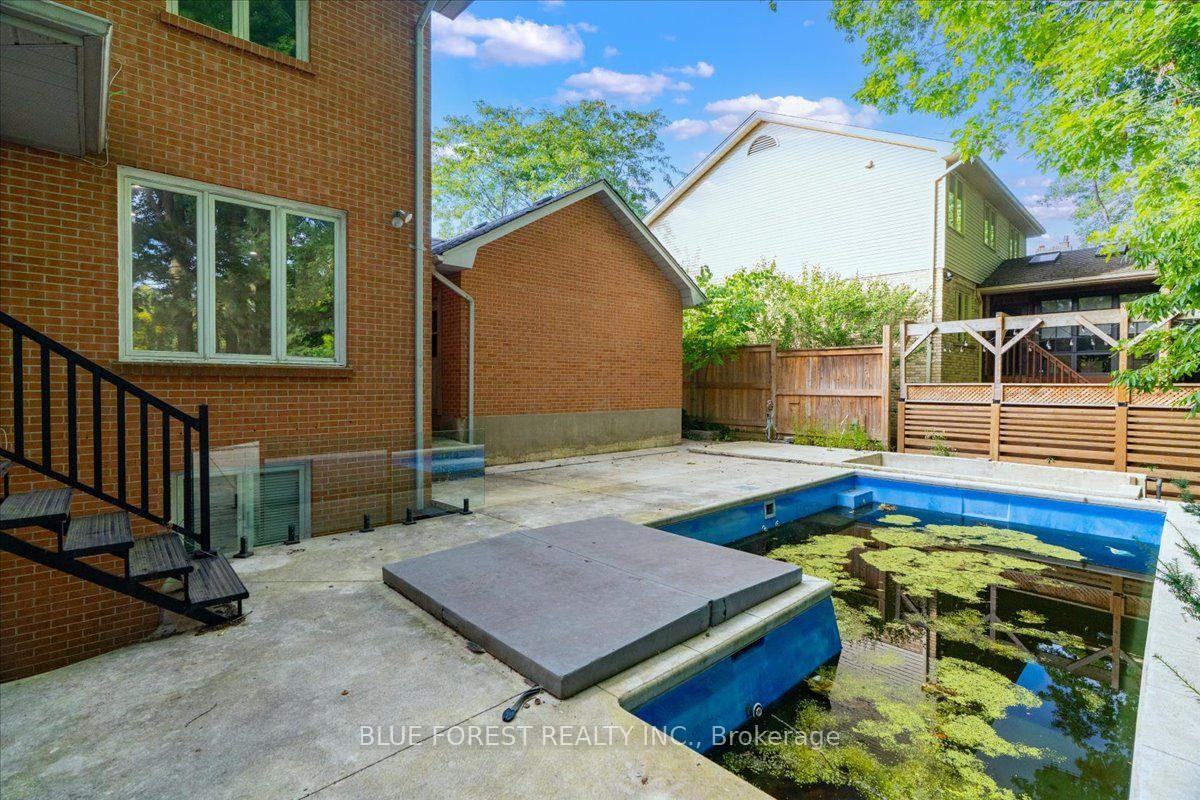 Photo 39 of 97 Timber Drive, London, South B — HOMEH