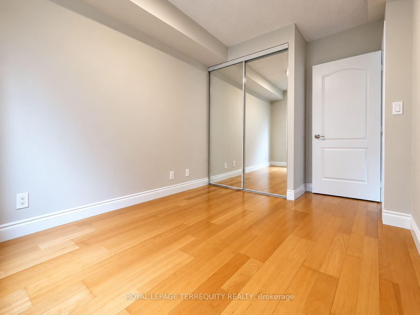 Photo 4 of Unit 304, 20 Collier Street, Toronto, Rosedale-Moore Park — HOMEH