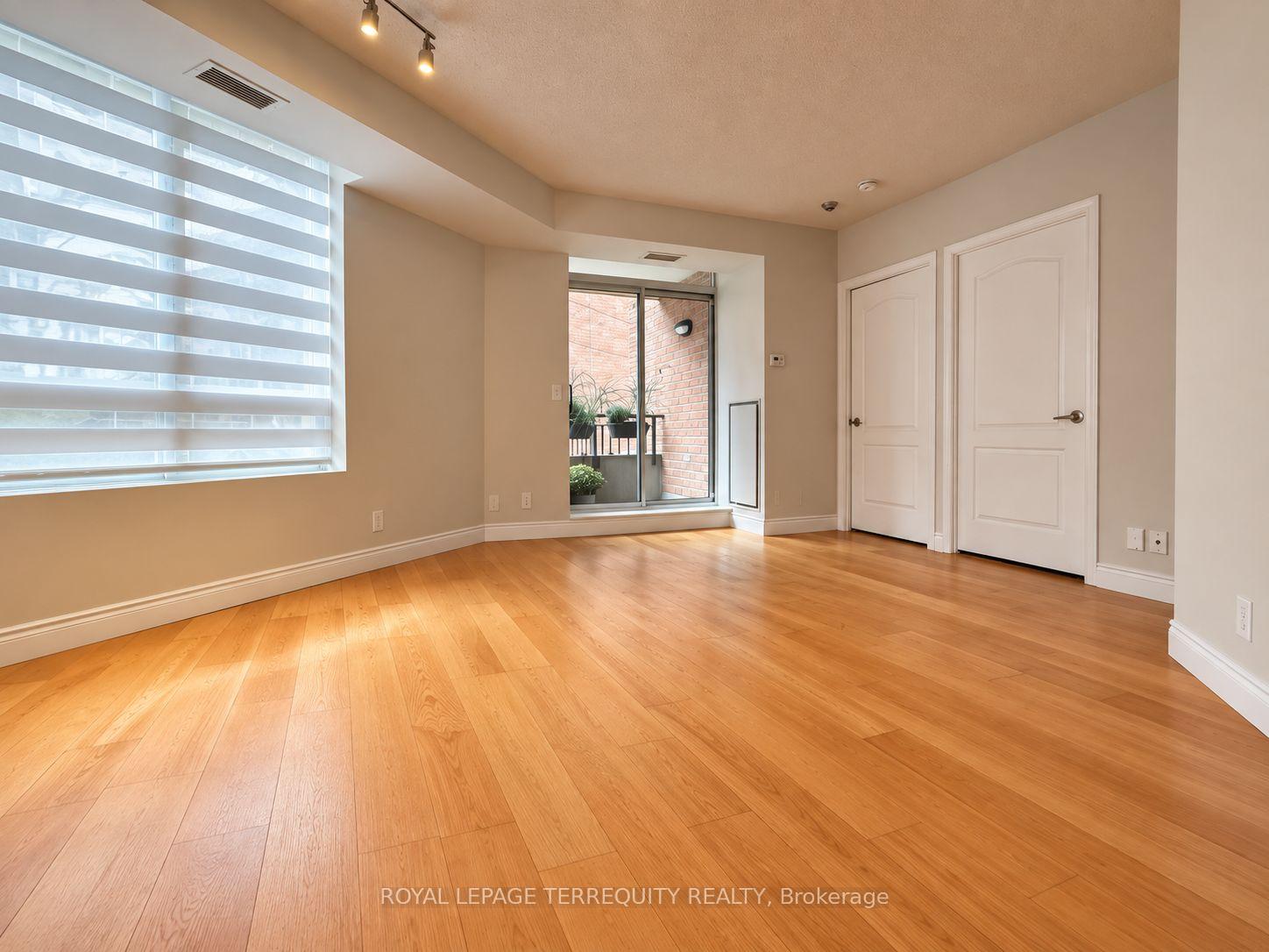 Photo 5 of Unit 304, 20 Collier Street, Toronto, Rosedale-Moore Park — HOMEH