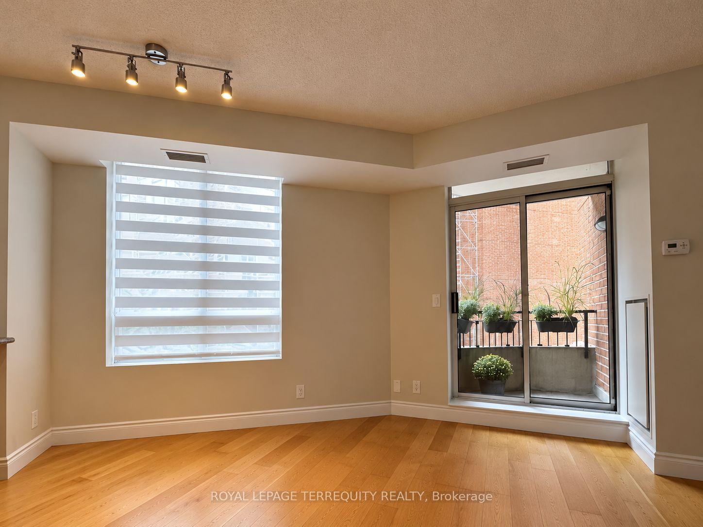 Photo 6 of Unit 304, 20 Collier Street, Toronto, Rosedale-Moore Park — HOMEH