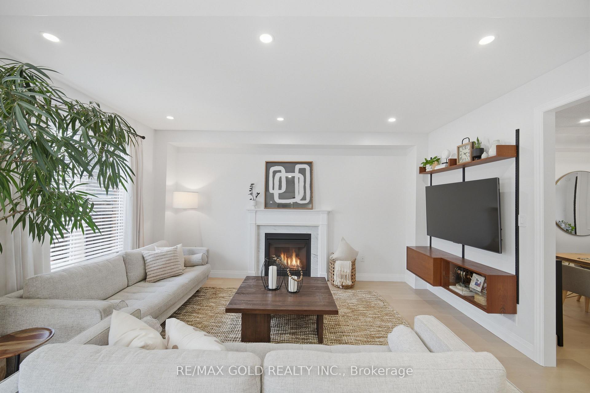 Photo 13 of 24 Gunning Crescent E, New Tecumseth, Tottenham — HOMEH