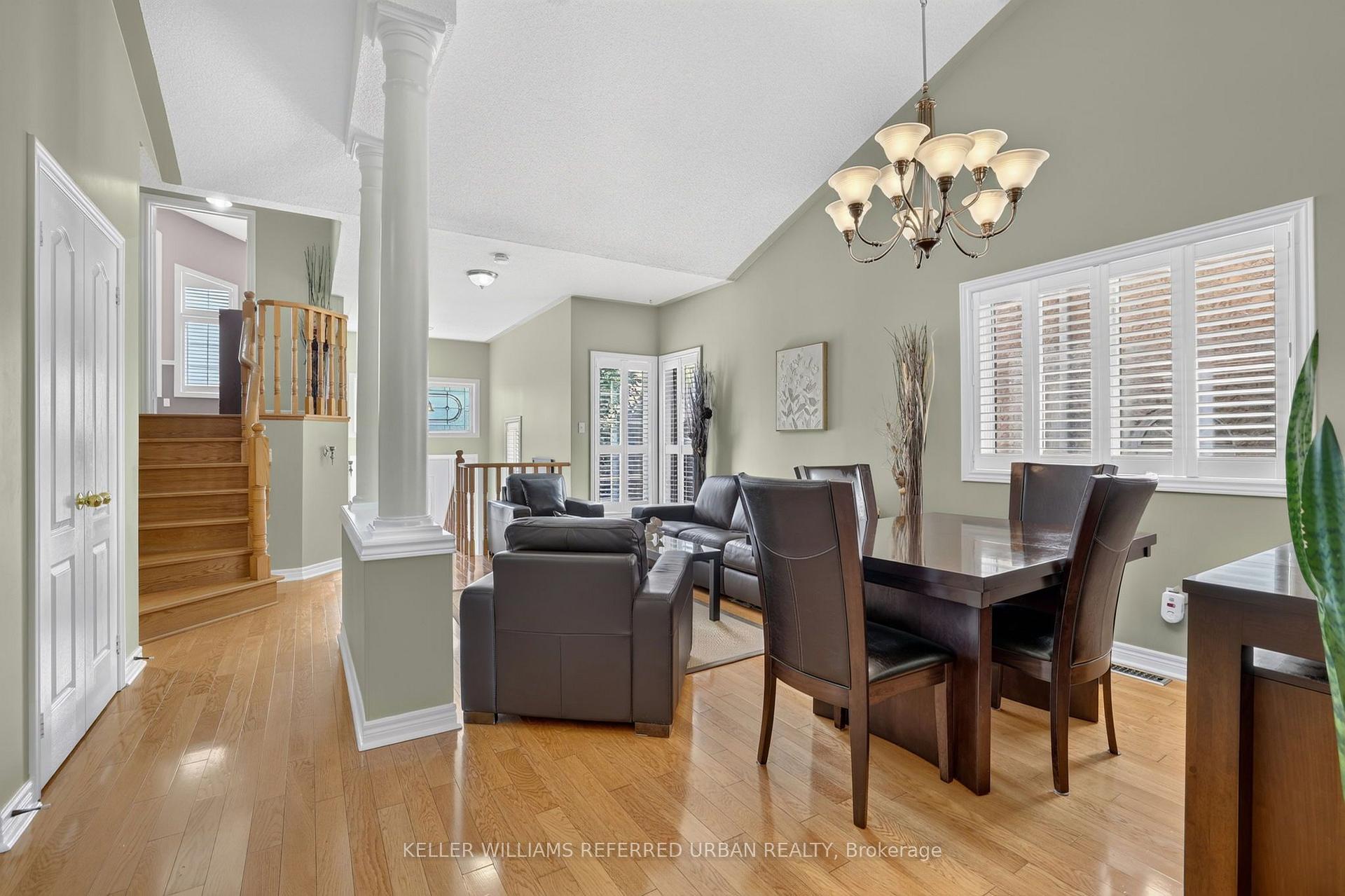 Photo 11 of 27 Summer Valley Drive, Brampton, Snelgrove — HOMEH
