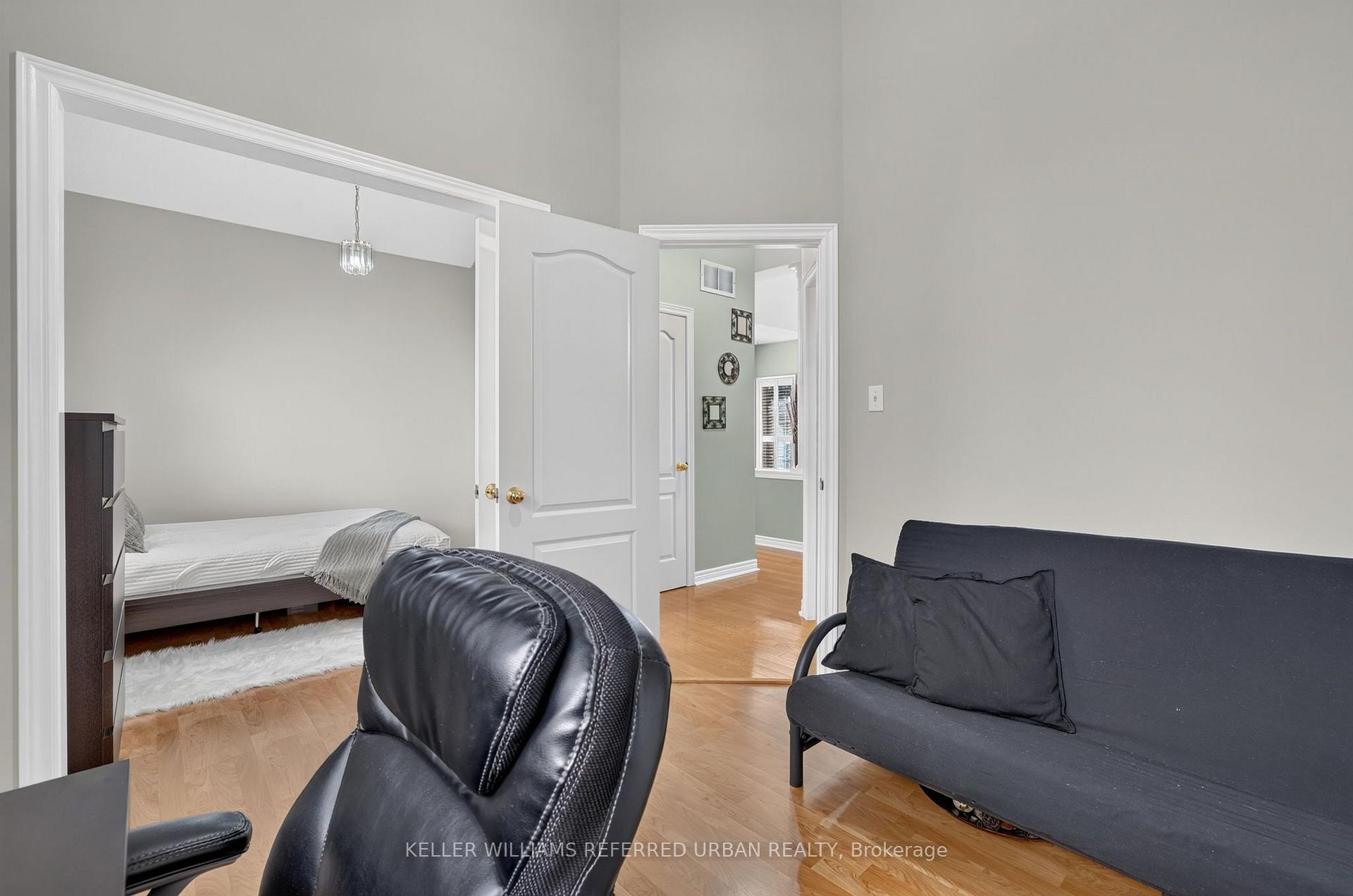 Photo 19 of 27 Summer Valley Drive, Brampton, Snelgrove — HOMEH