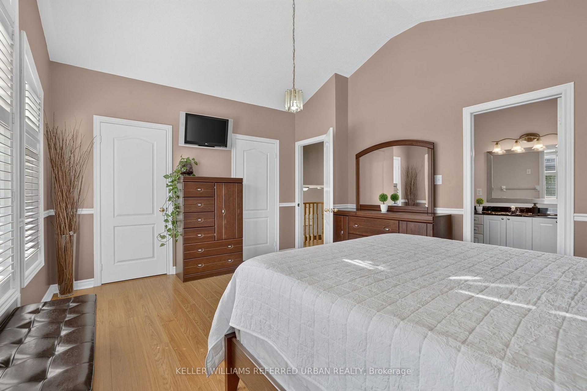 Photo 24 of 27 Summer Valley Drive, Brampton, Snelgrove — HOMEH