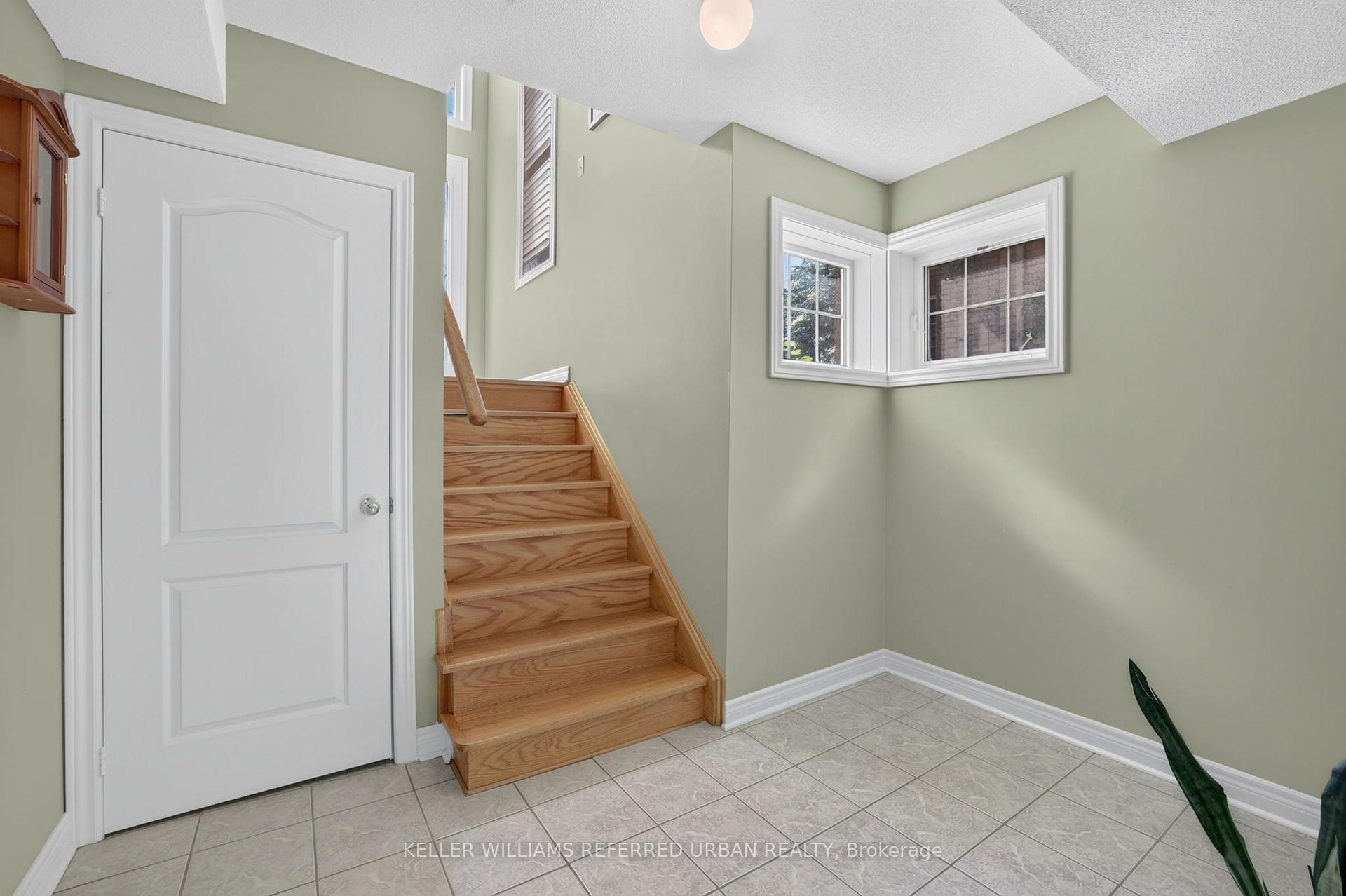 Photo 27 of 27 Summer Valley Drive, Brampton, Snelgrove — HOMEH