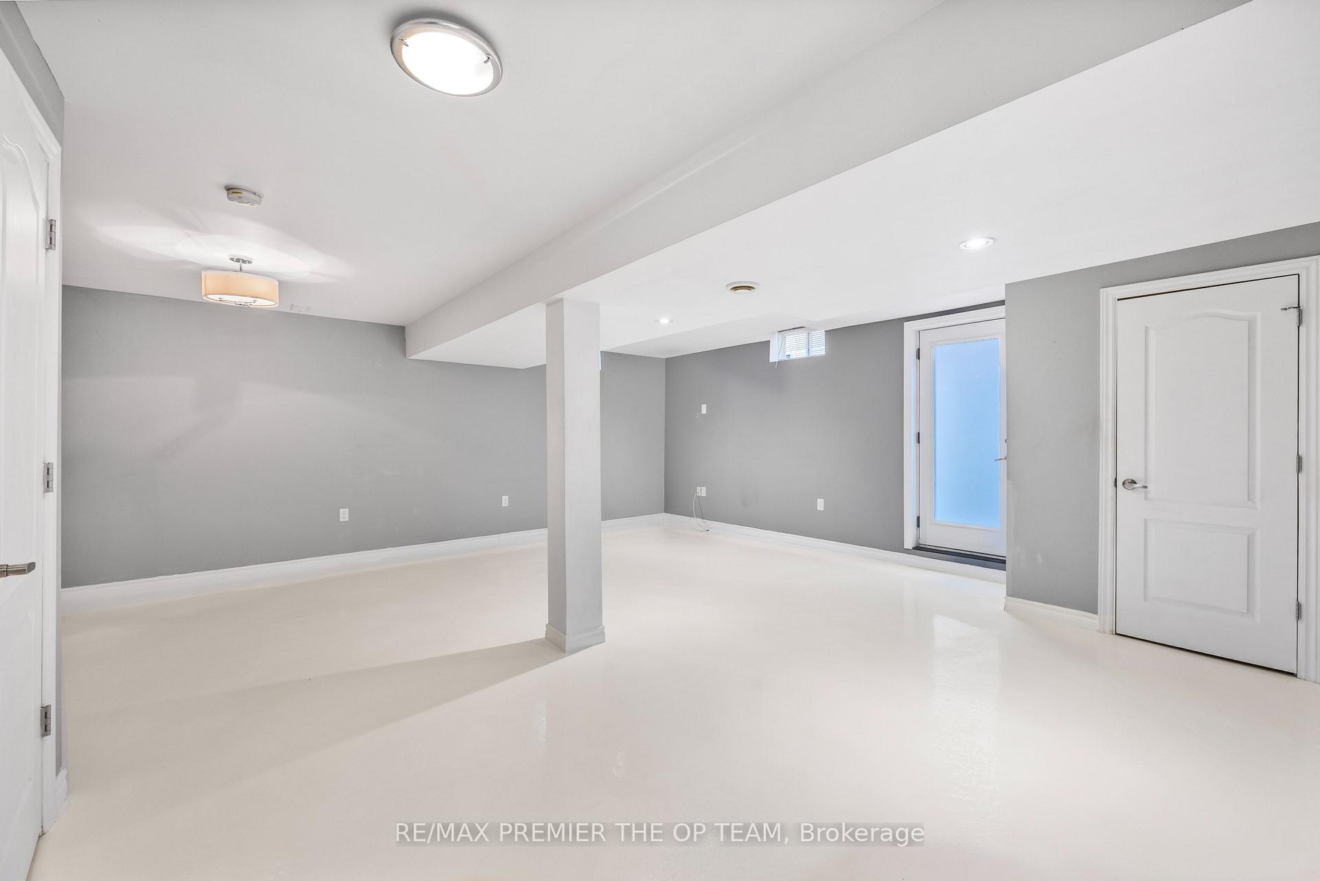 Photo 7 of Unit Lower, 223 Landsbridge Street, Caledon, Bolton East — HOMEH