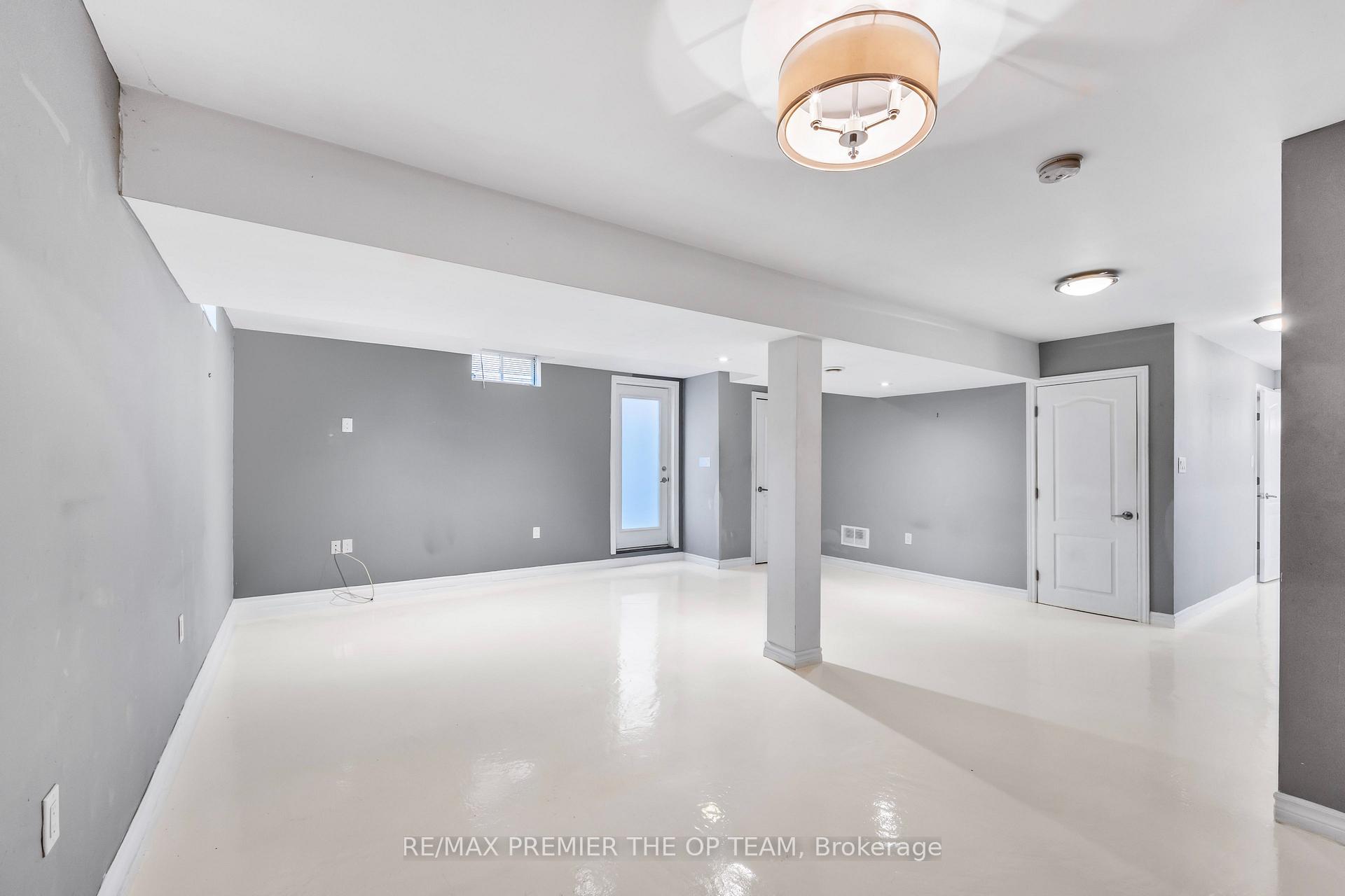 Photo 9 of Unit Lower, 223 Landsbridge Street, Caledon, Bolton East — HOMEH