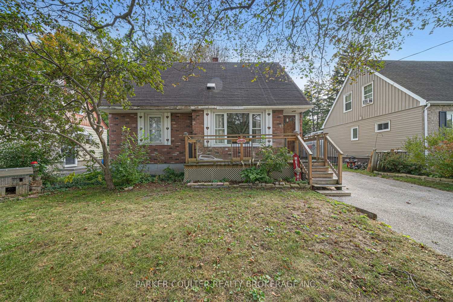 Photo 3 of 27 Campbell Avenue, Barrie, Allandale — HOMEH