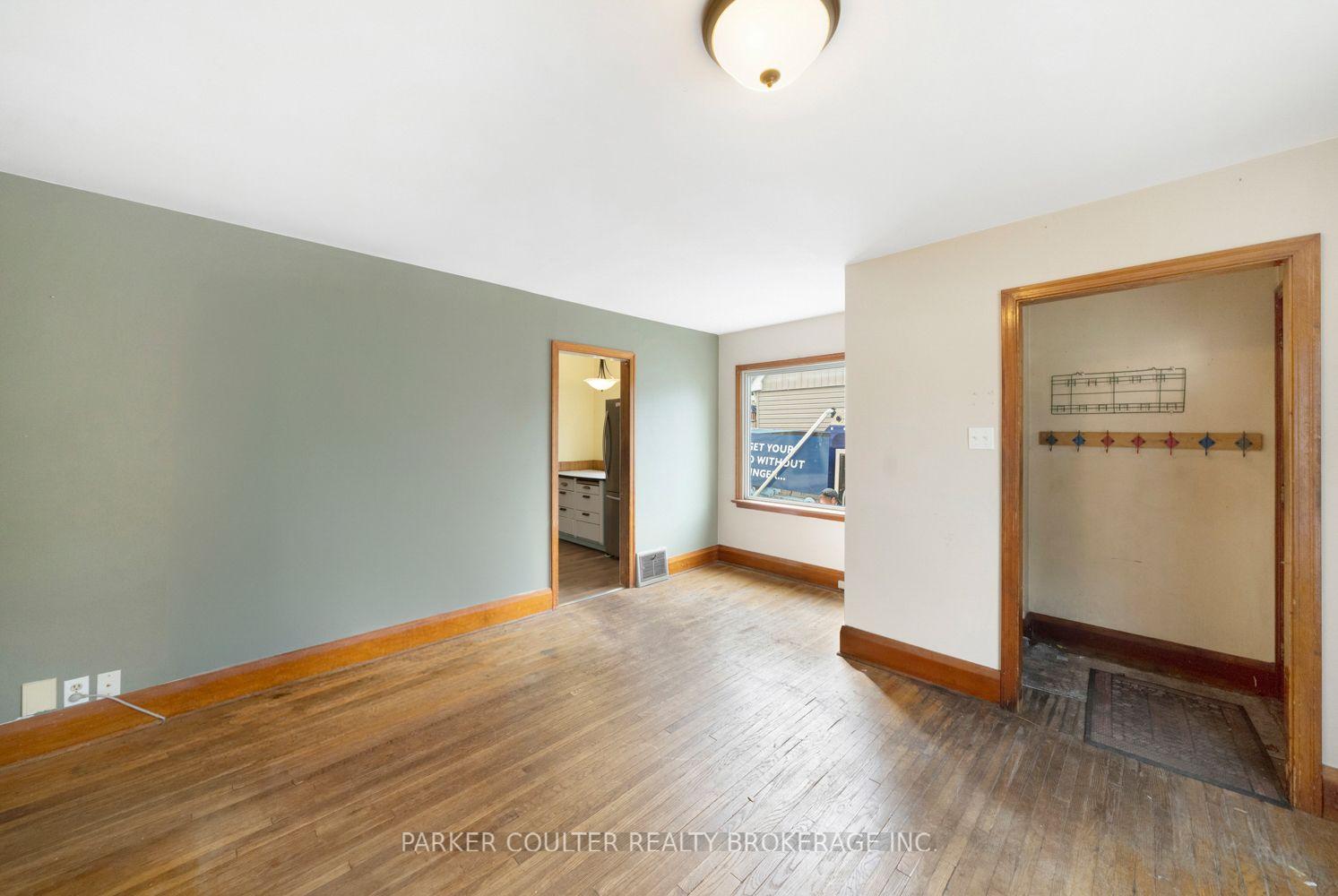 Photo 7 of 27 Campbell Avenue, Barrie, Allandale — HOMEH