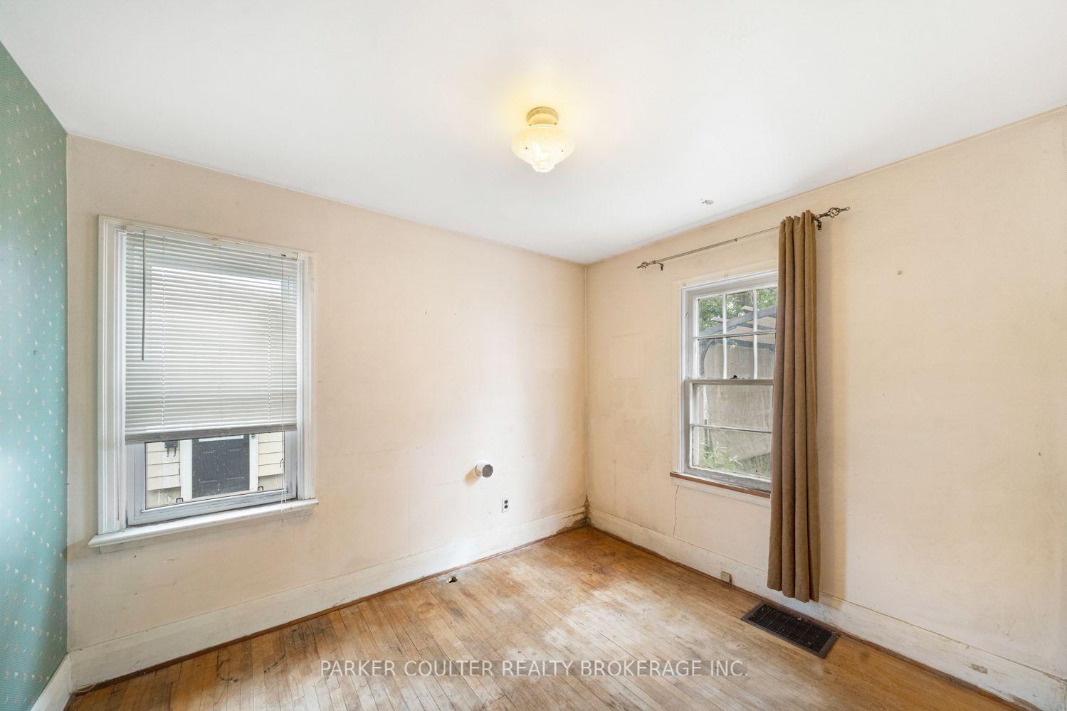 Photo 12 of 27 Campbell Avenue, Barrie, Allandale — HOMEH