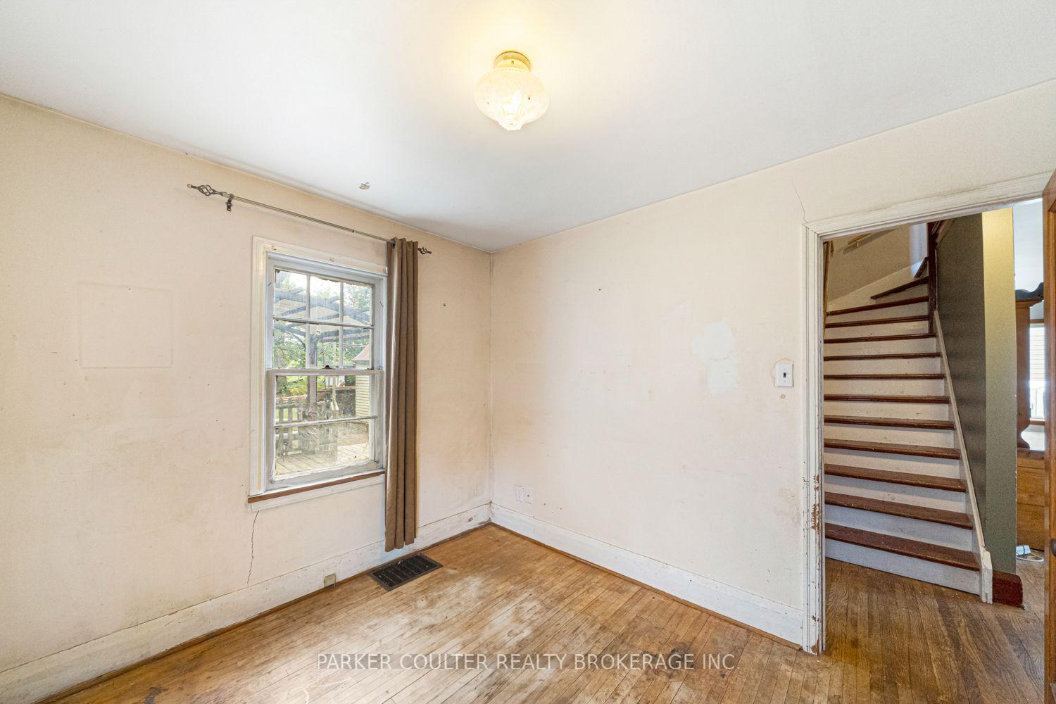 Photo 13 of 27 Campbell Avenue, Barrie, Allandale — HOMEH