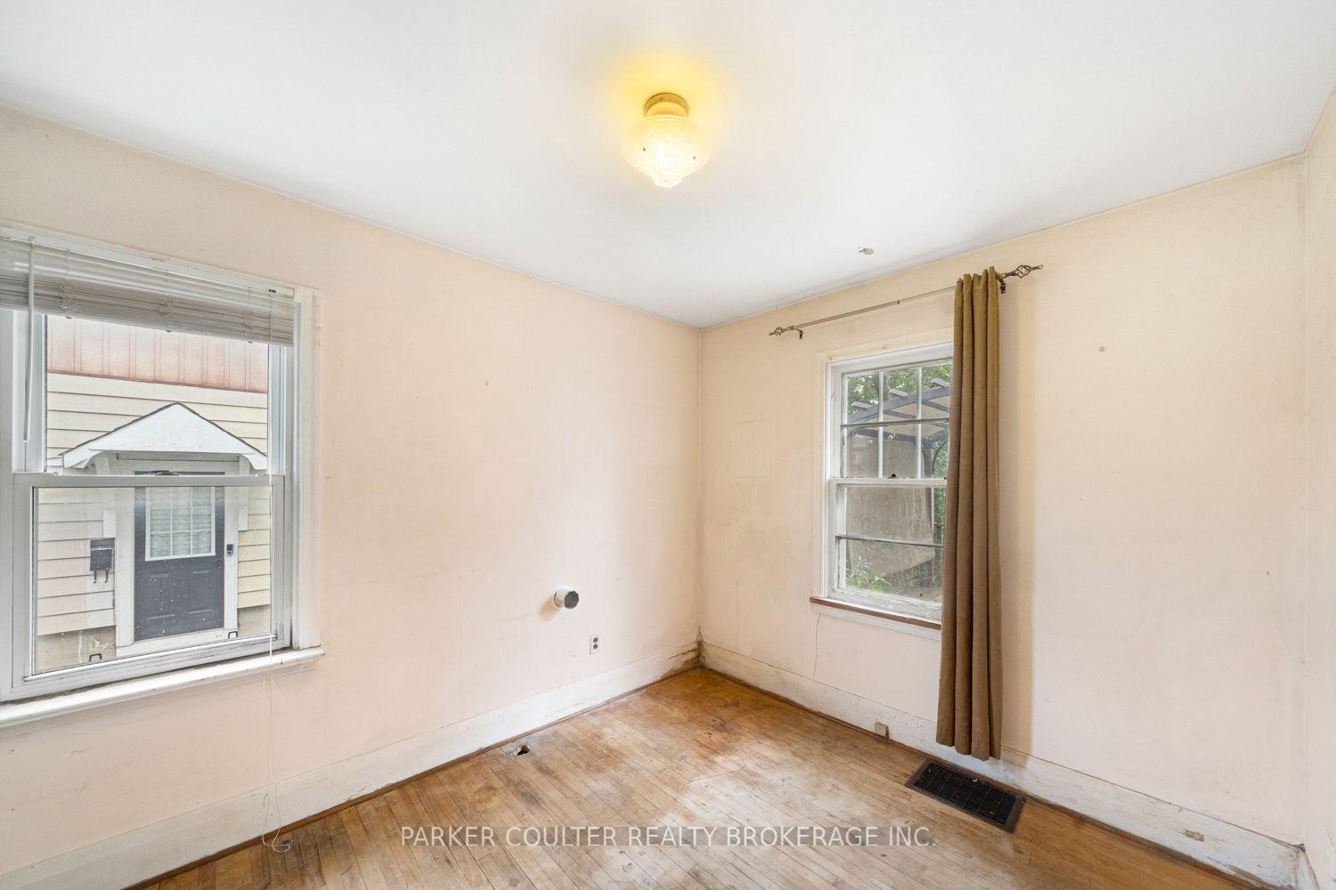 Photo 14 of 27 Campbell Avenue, Barrie, Allandale — HOMEH