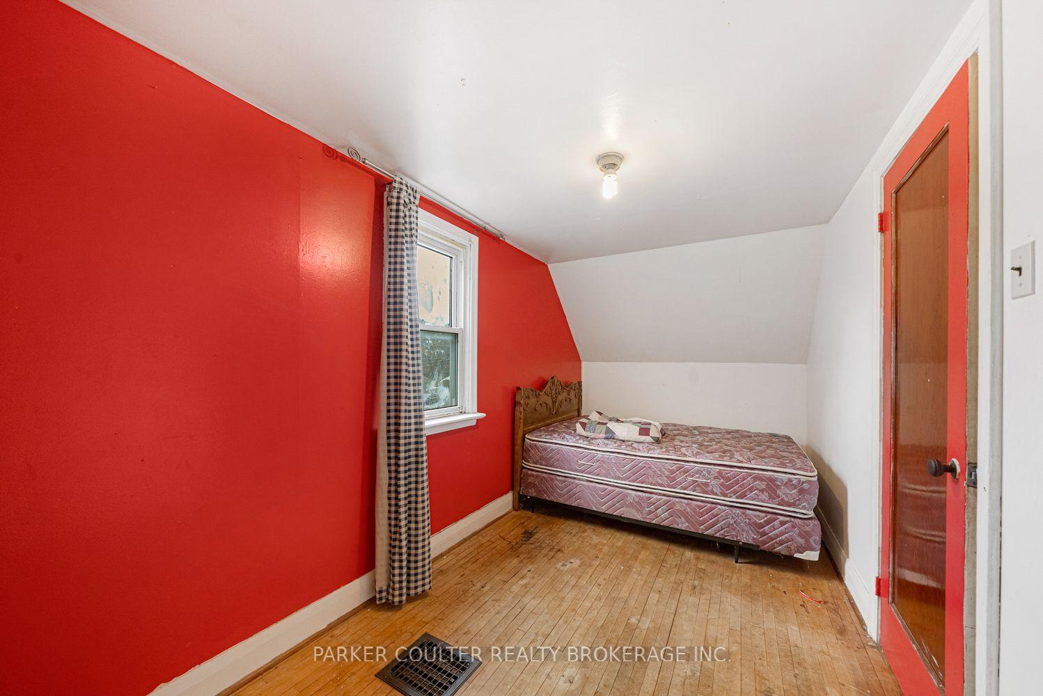 Photo 21 of 27 Campbell Avenue, Barrie, Allandale — HOMEH