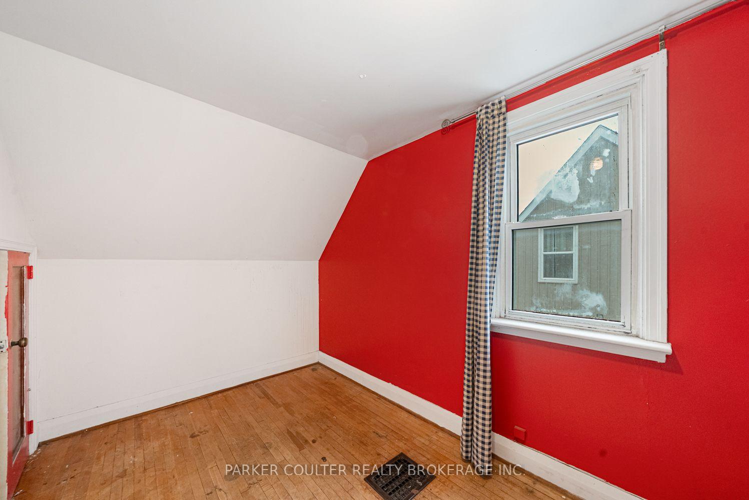 Photo 22 of 27 Campbell Avenue, Barrie, Allandale — HOMEH
