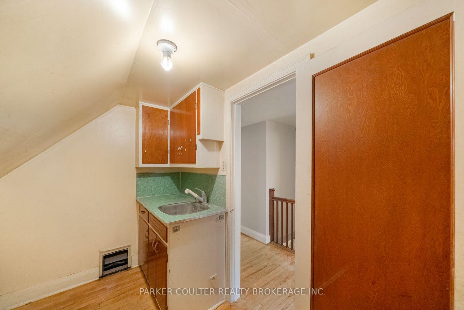 Photo 23 of 27 Campbell Avenue, Barrie, Allandale — HOMEH