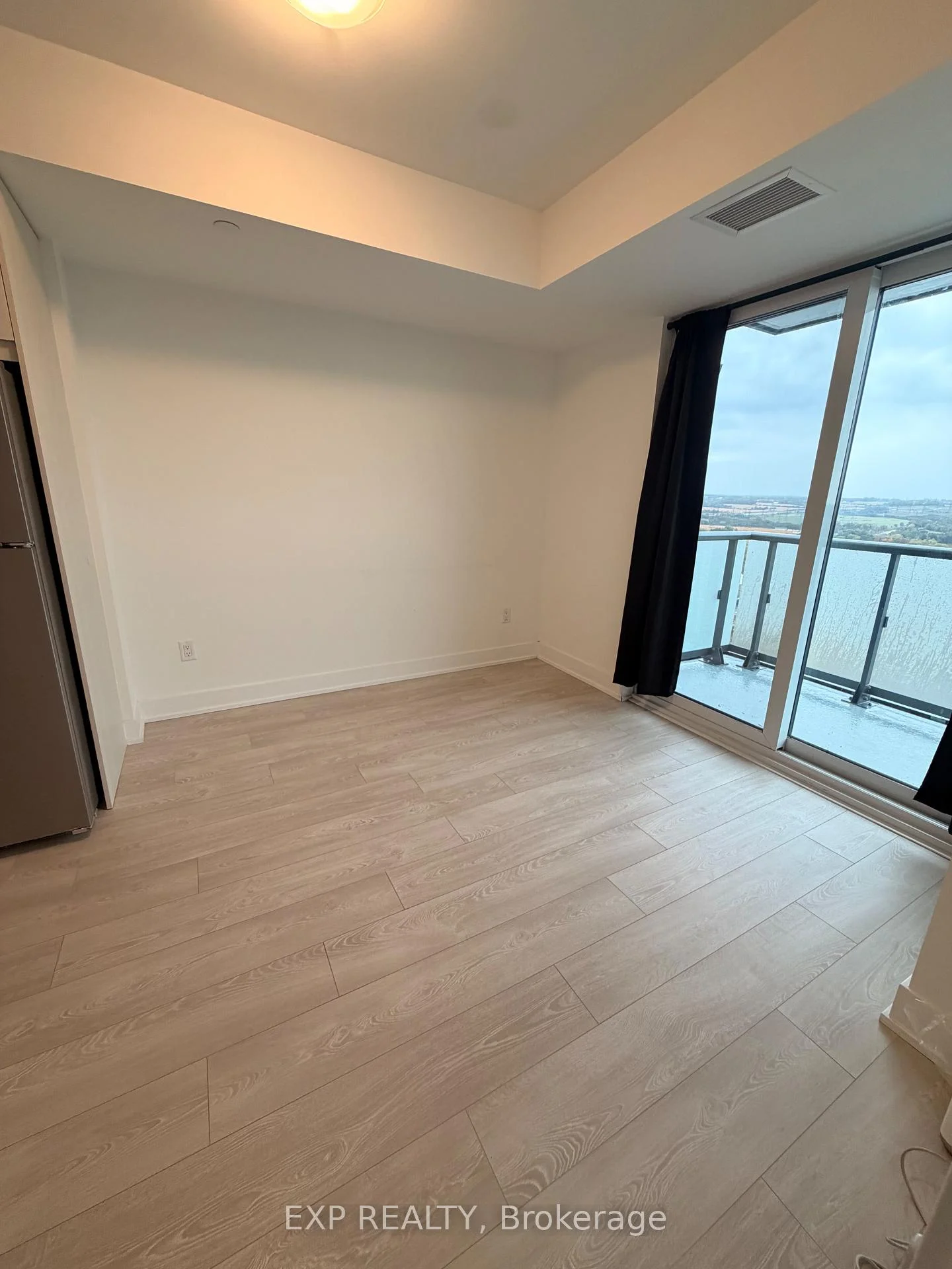 Photo 3 of Unit 2704, 2545 Simcoe Street N, Oshawa, Windfields — HOMEH