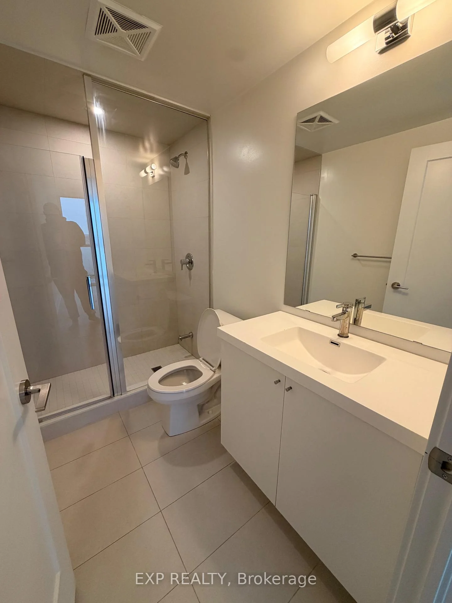 Photo 5 of Unit 2704, 2545 Simcoe Street N, Oshawa, Windfields — HOMEH