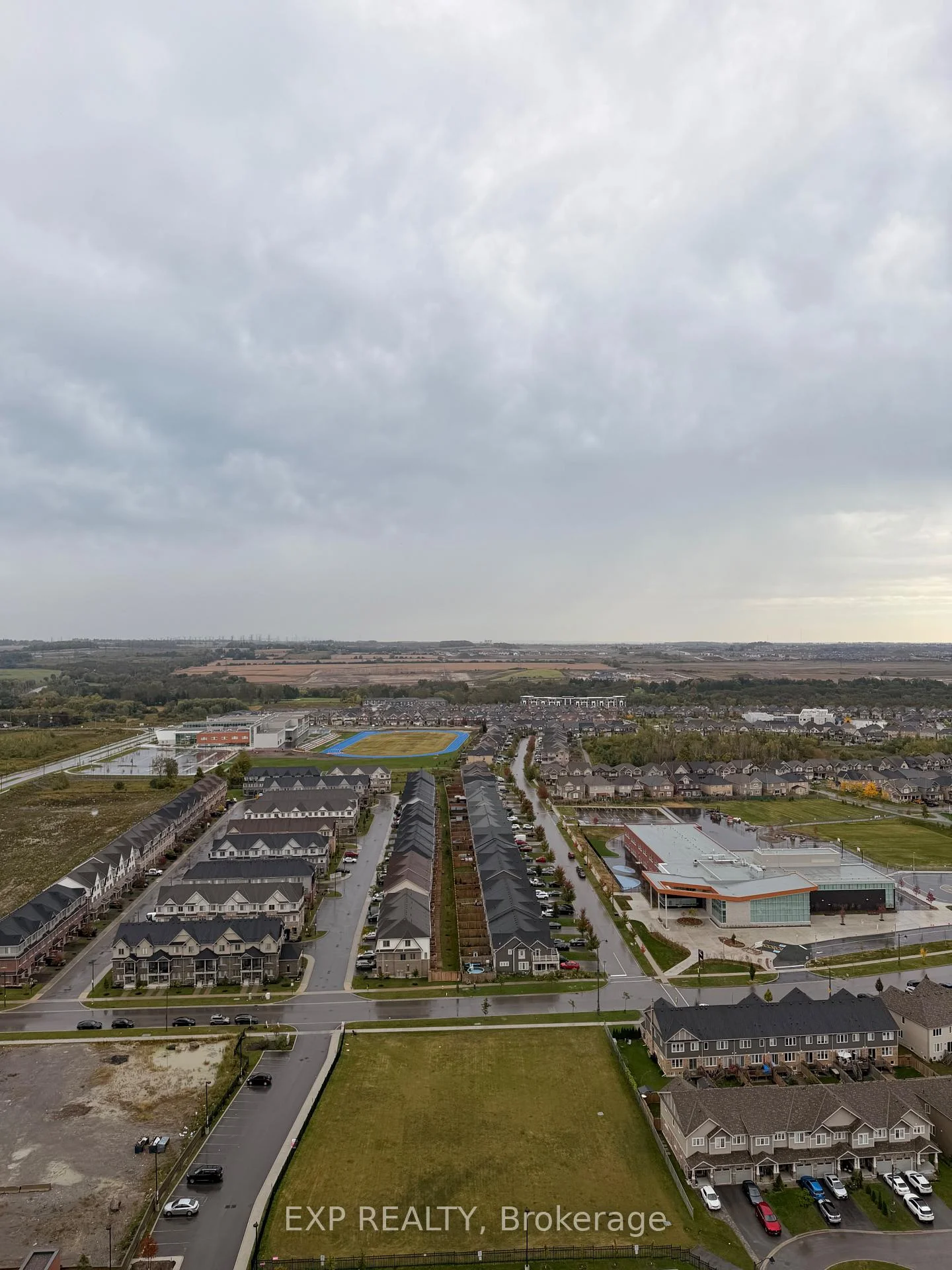 Photo 17 of Unit 2704, 2545 Simcoe Street N, Oshawa, Windfields — HOMEH