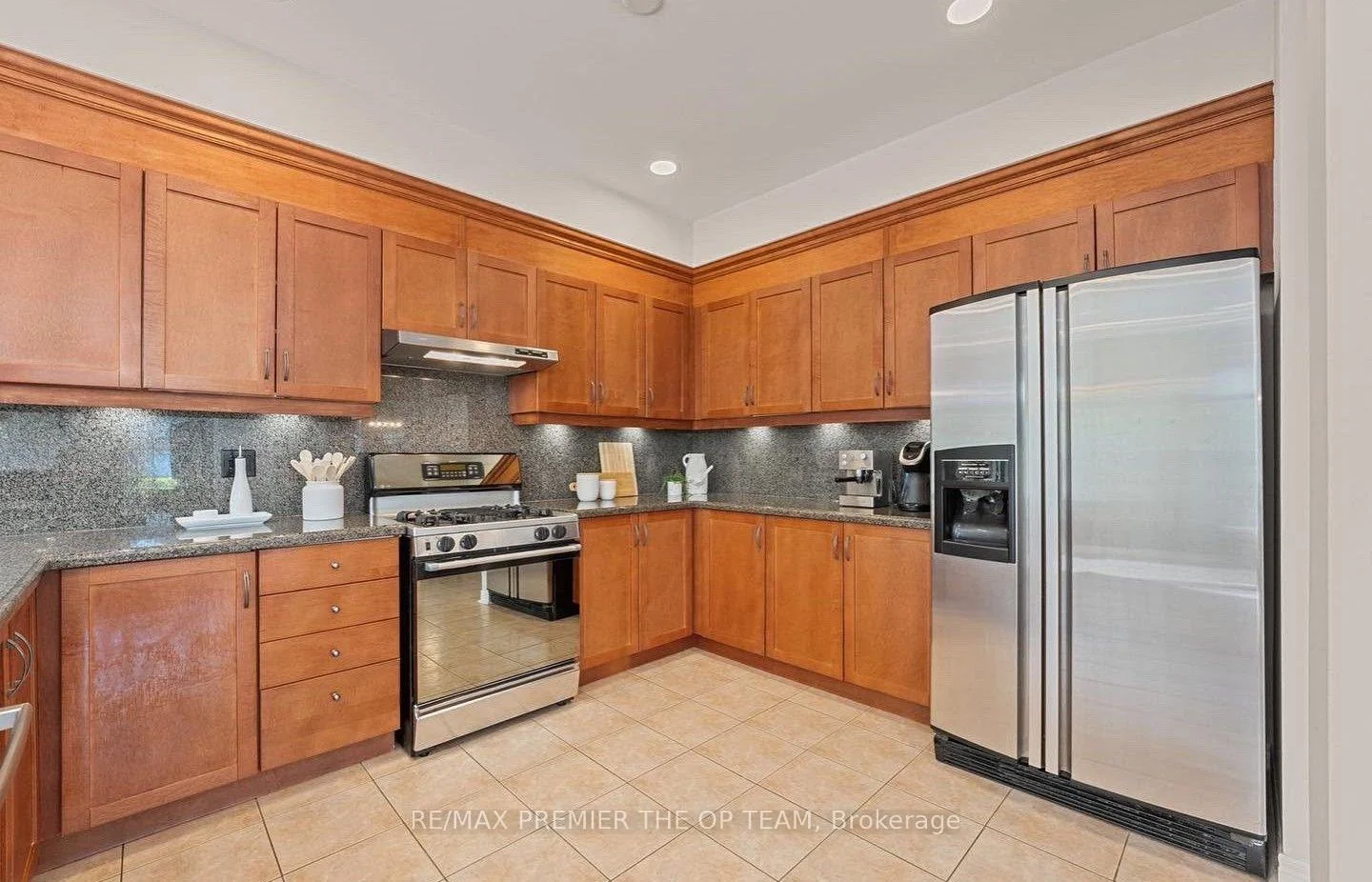Photo 3 of 58 Calera Crescent, Vaughan, Sonoma Heights — HOMEH