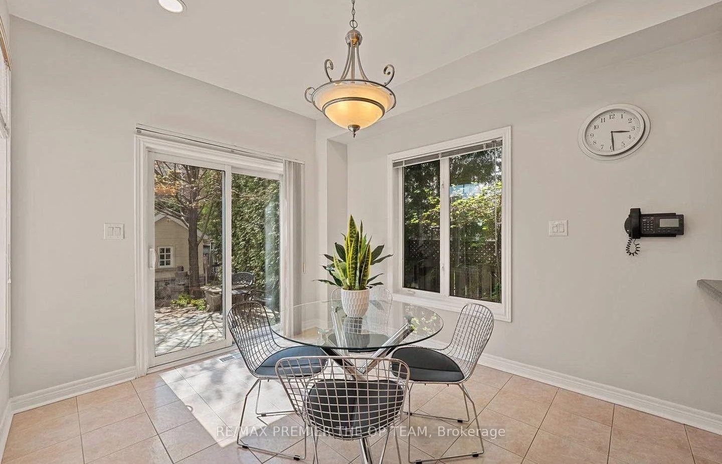Photo 9 of 58 Calera Crescent, Vaughan, Sonoma Heights — HOMEH