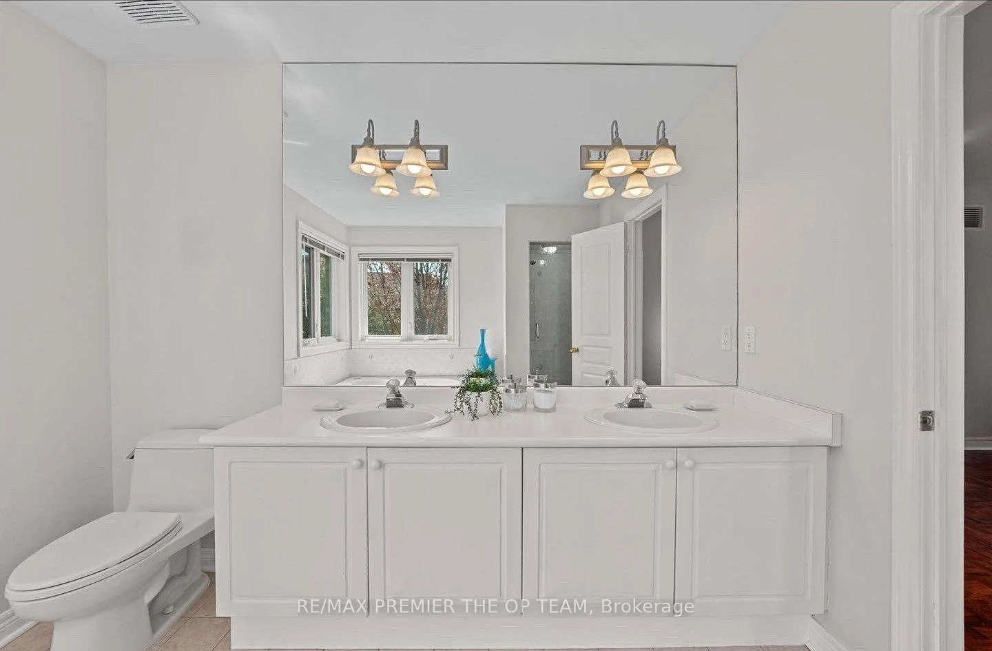 Photo 16 of 58 Calera Crescent, Vaughan, Sonoma Heights — HOMEH