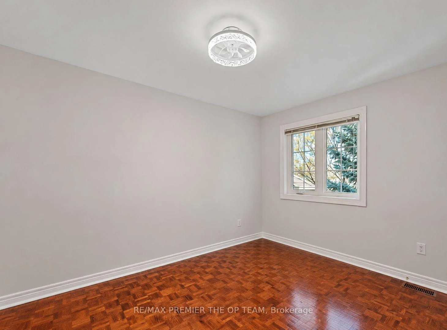Photo 12 of 58 Calera Crescent, Vaughan, Sonoma Heights — HOMEH