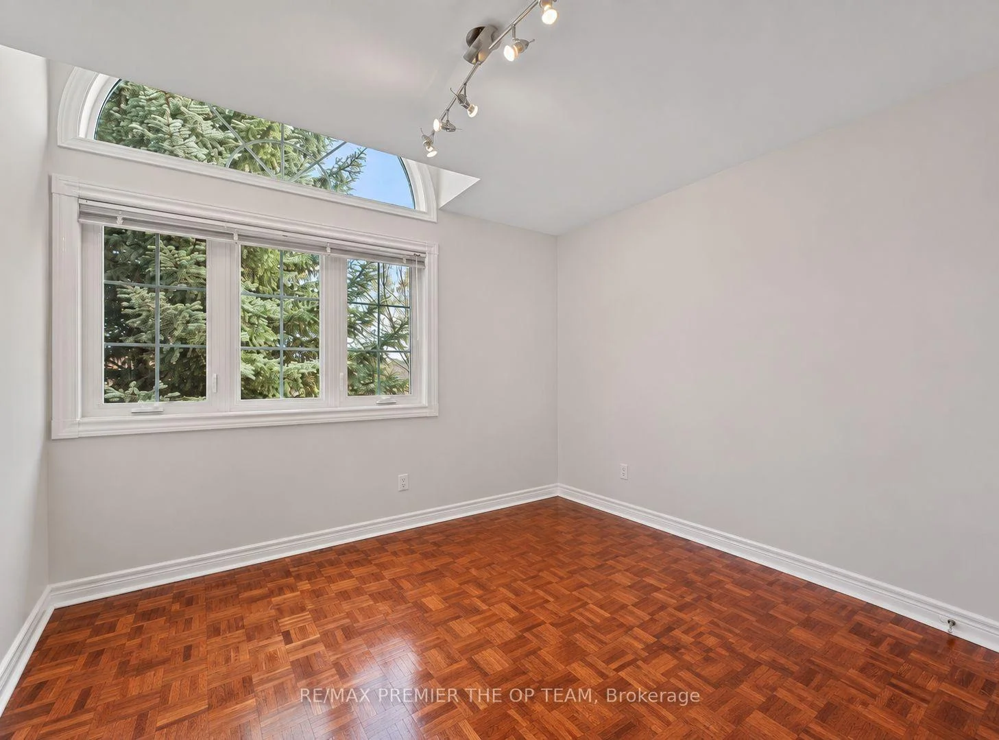 Photo 14 of 58 Calera Crescent, Vaughan, Sonoma Heights — HOMEH