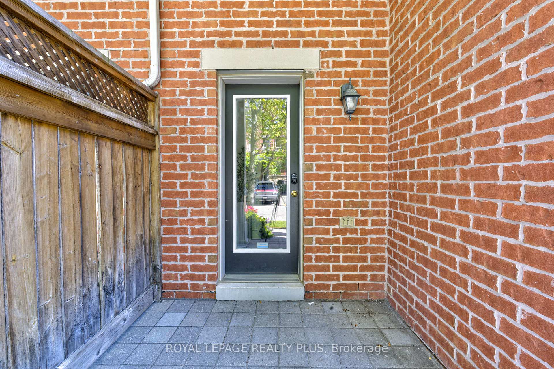 Photo 2 of Unit 1, 5750 Tosca Drive, Mississauga, Churchill Meadows — HOMEH