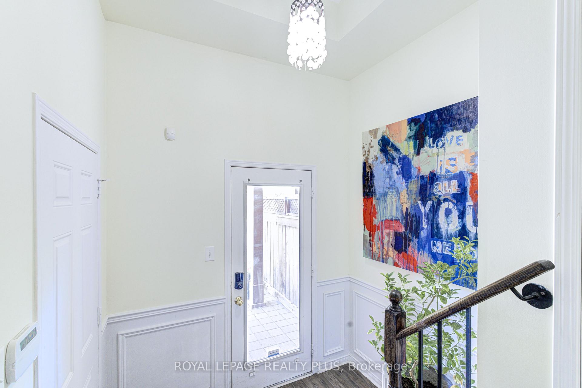 Photo 3 of Unit 1, 5750 Tosca Drive, Mississauga, Churchill Meadows — HOMEH