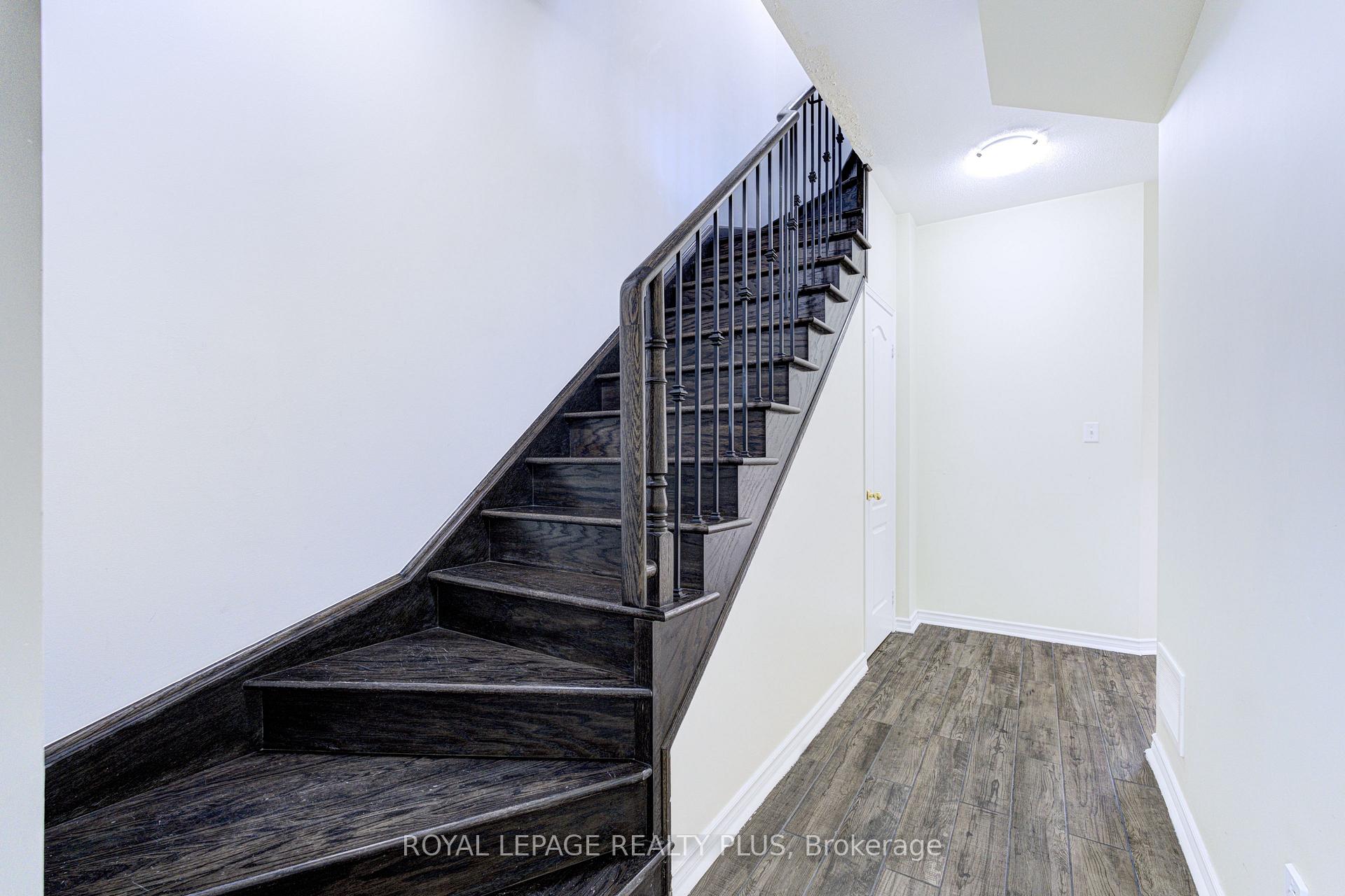 Photo 4 of Unit 1, 5750 Tosca Drive, Mississauga, Churchill Meadows — HOMEH