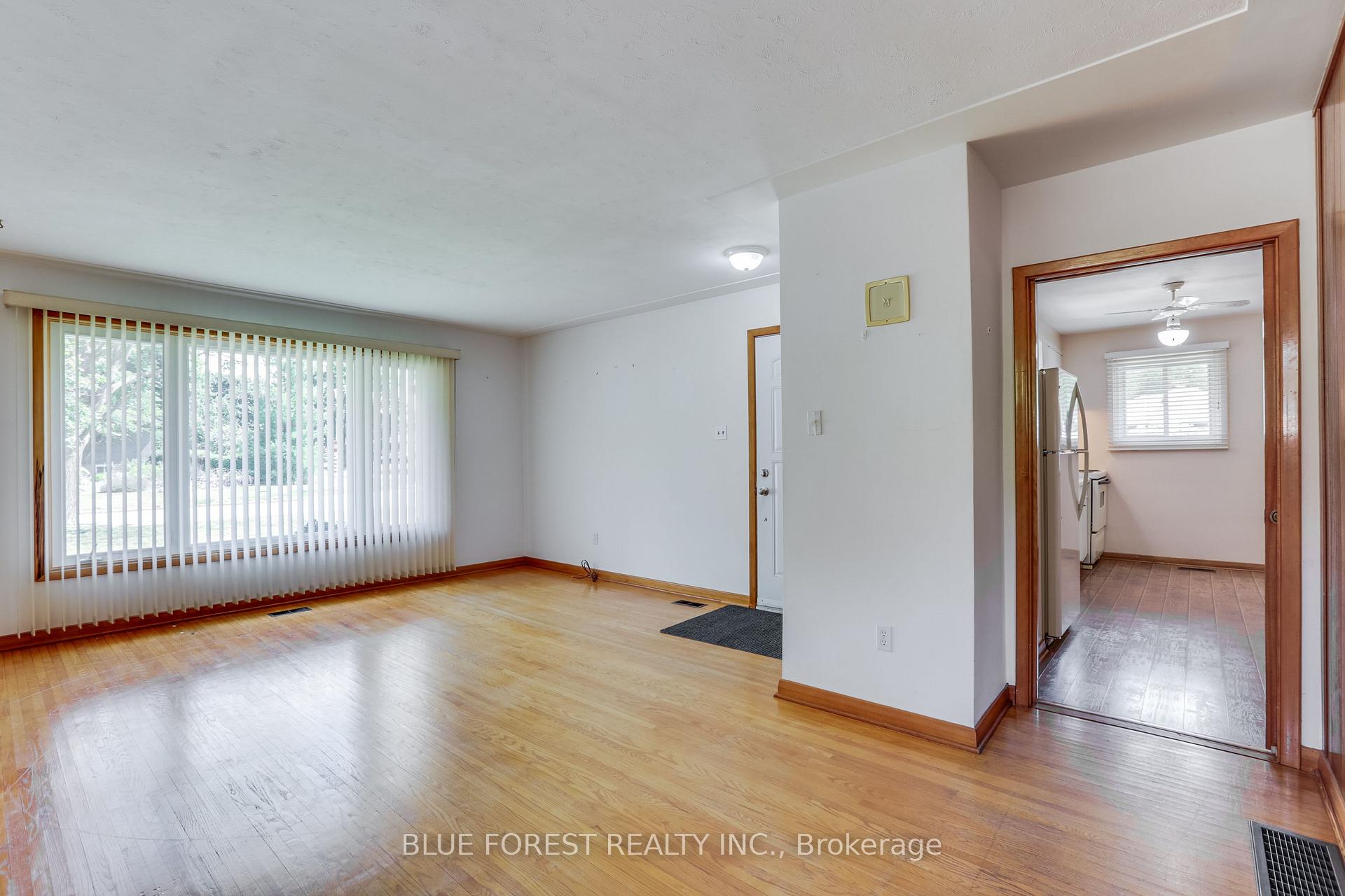 Photo 6 of 1201 Patann Drive N, London, East D — HOMEH